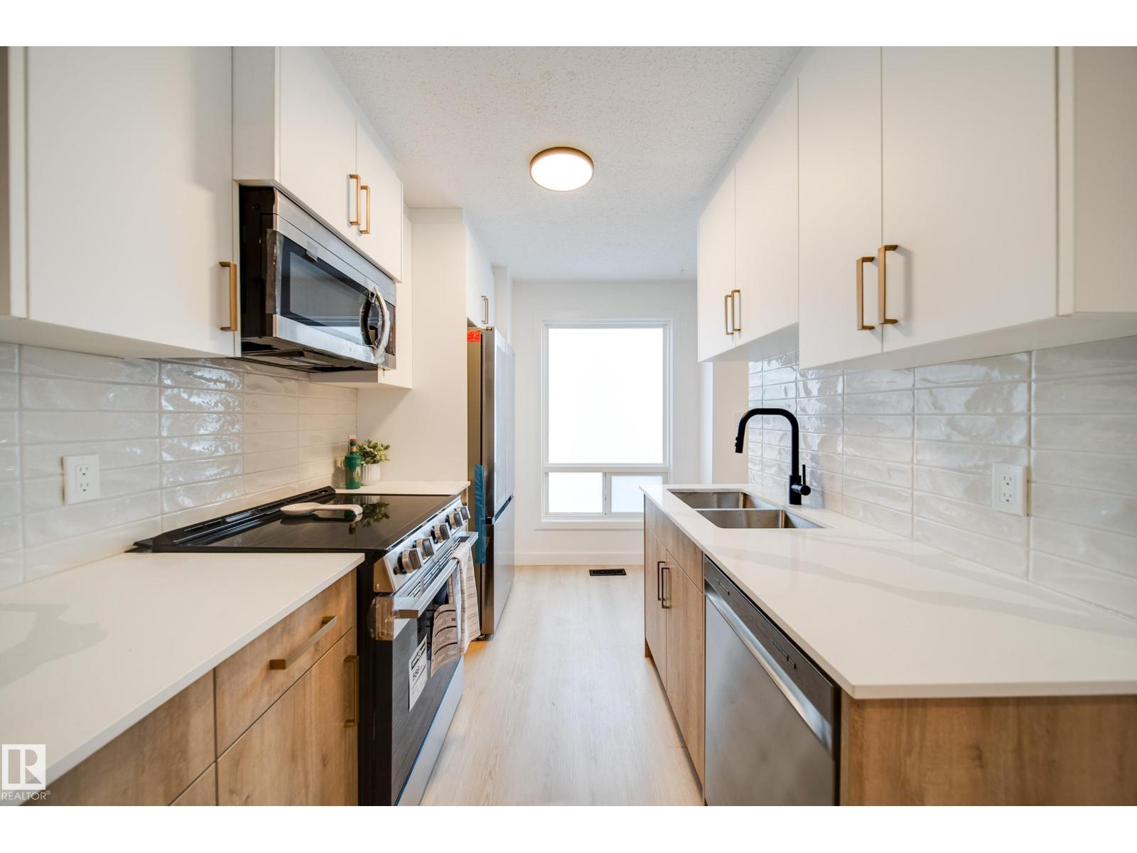 475 DUNLUCE RD NW, Edmonton