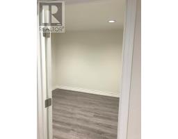 Lower 155 Highland Crescent, Toronto, ON M2L1H2 Photo 8