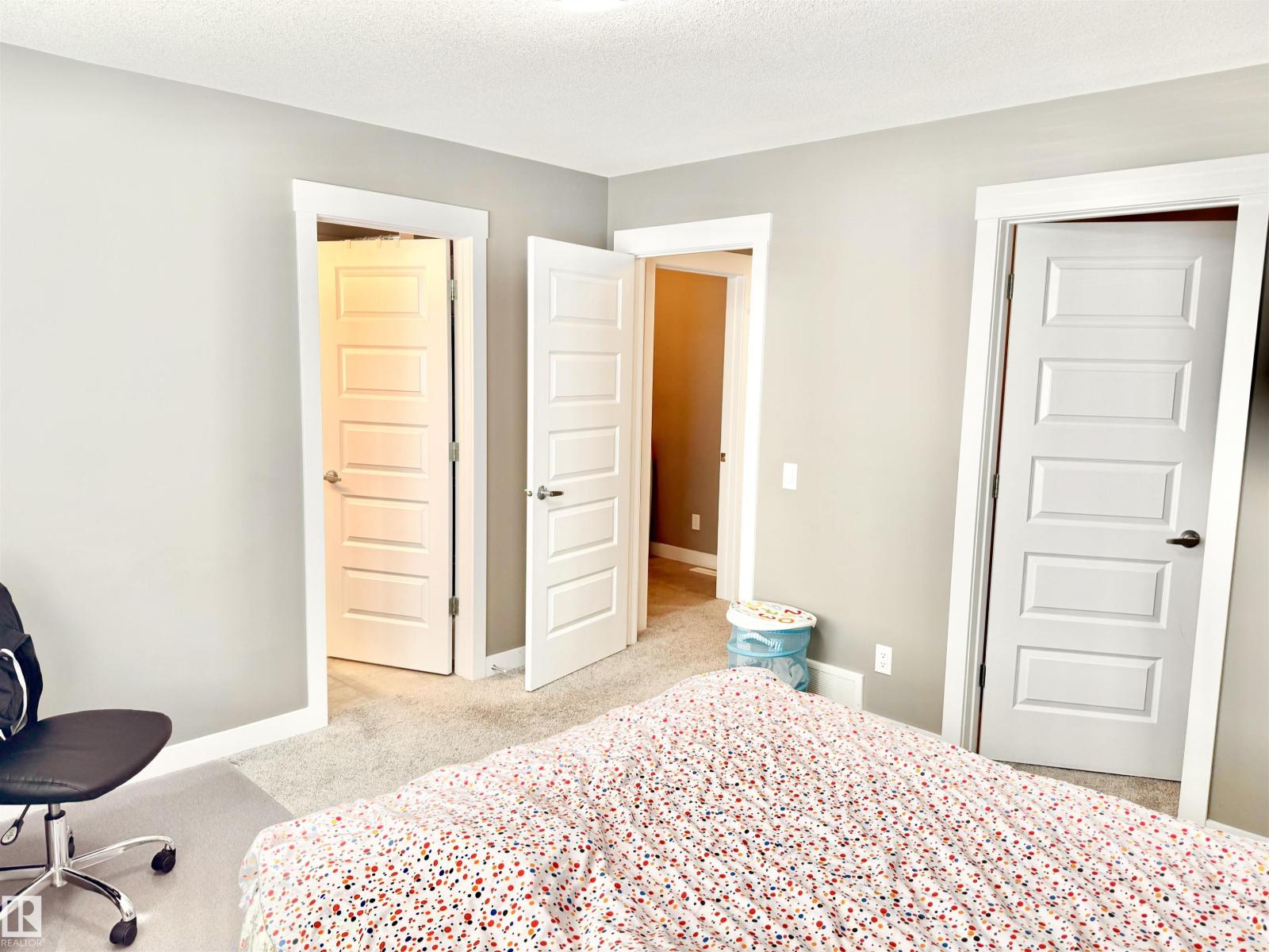 7114 174 AV NW, Edmonton