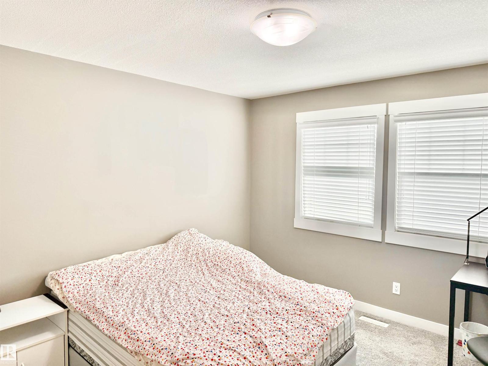 7114 174 AV NW, Edmonton