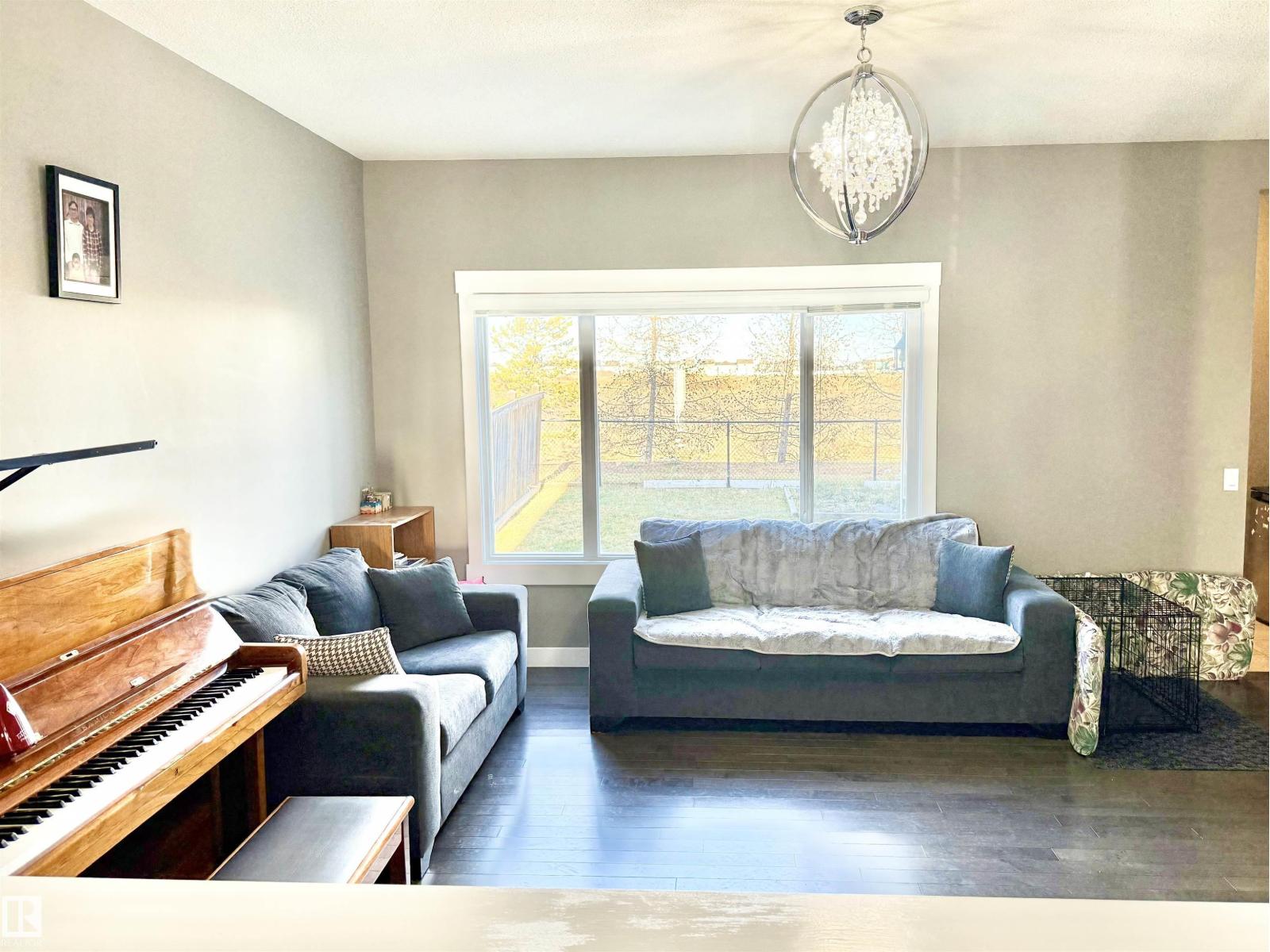 7114 174 AV NW, Edmonton