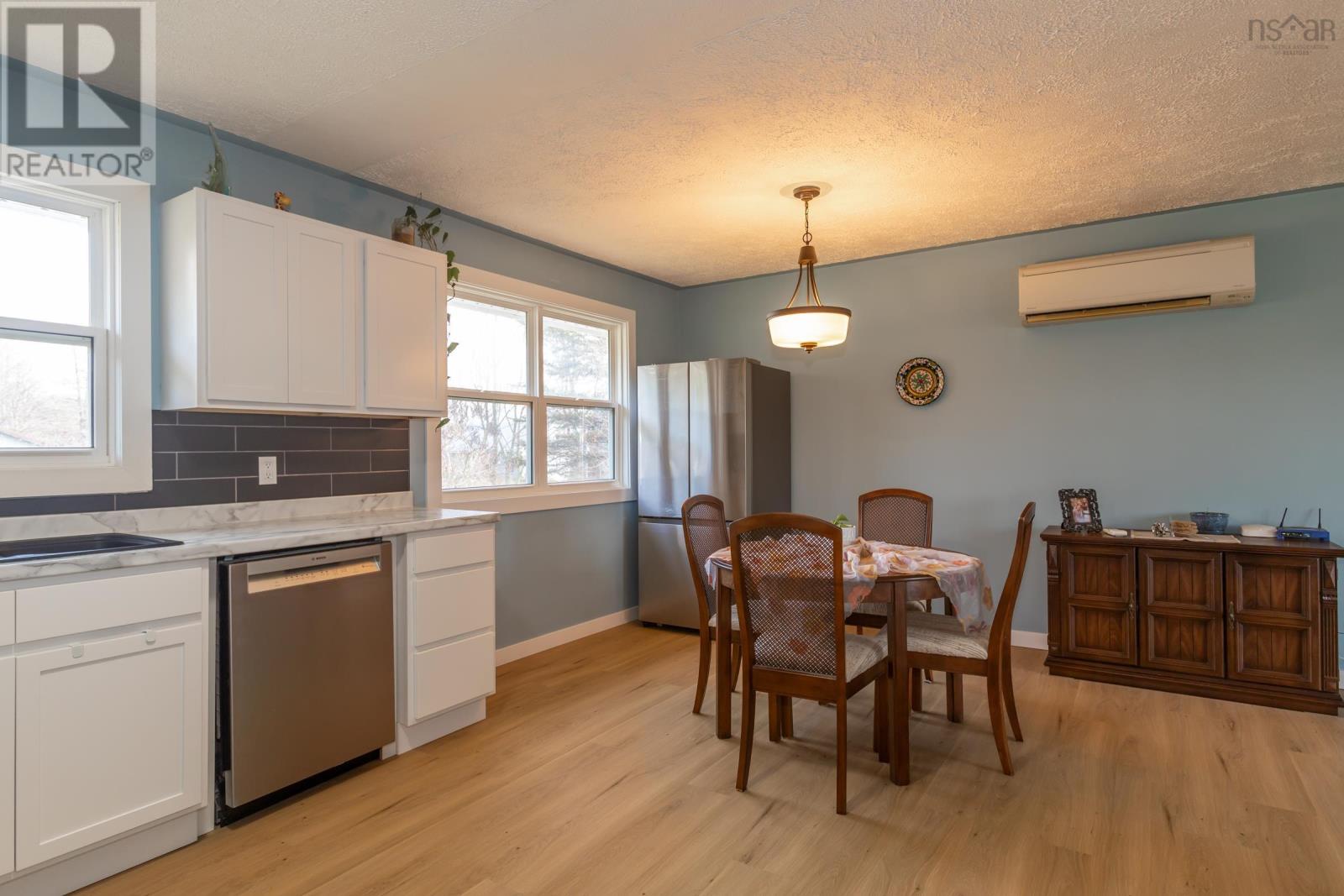 Property 16 of 43 of 882 Tremont Mountain Road