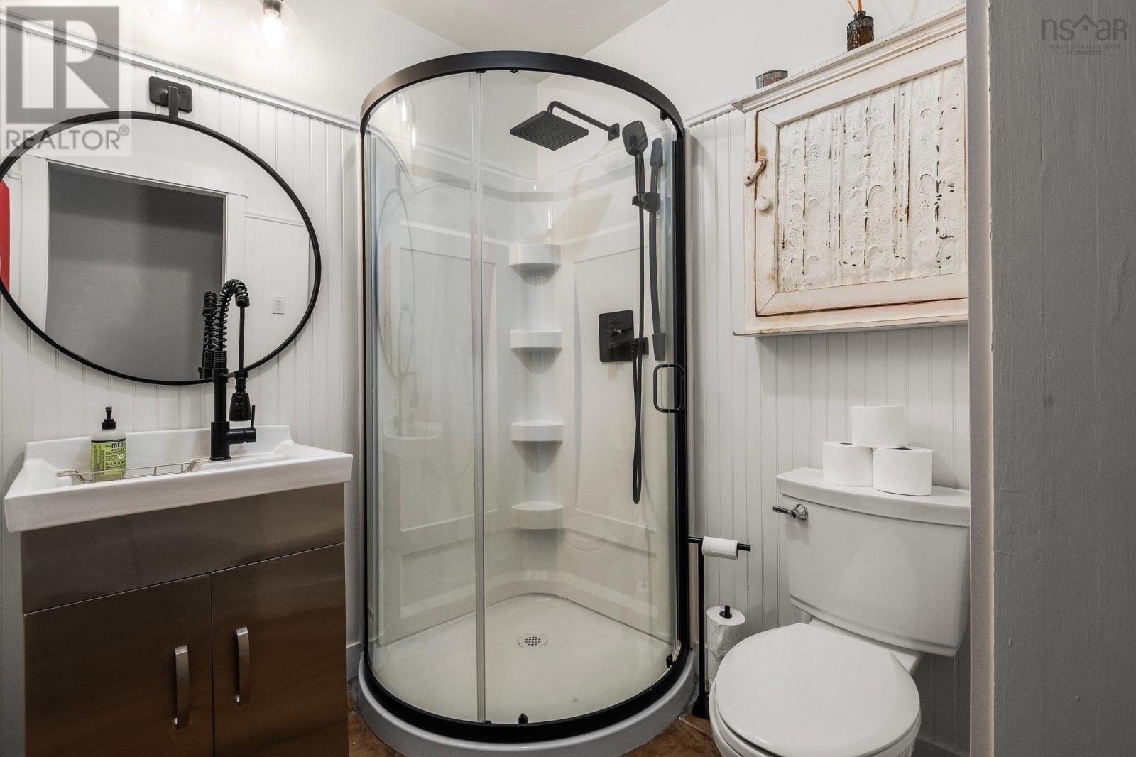 Property 24 of 49 of 10928 Highway 1