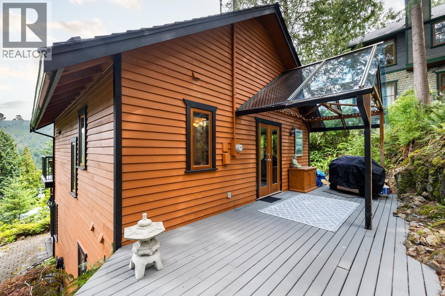 571 ROOCROFT LANE, Bowen Island