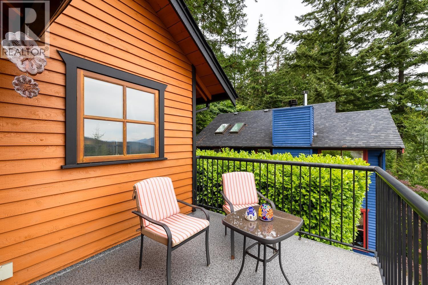 571 ROOCROFT LANE, Bowen Island