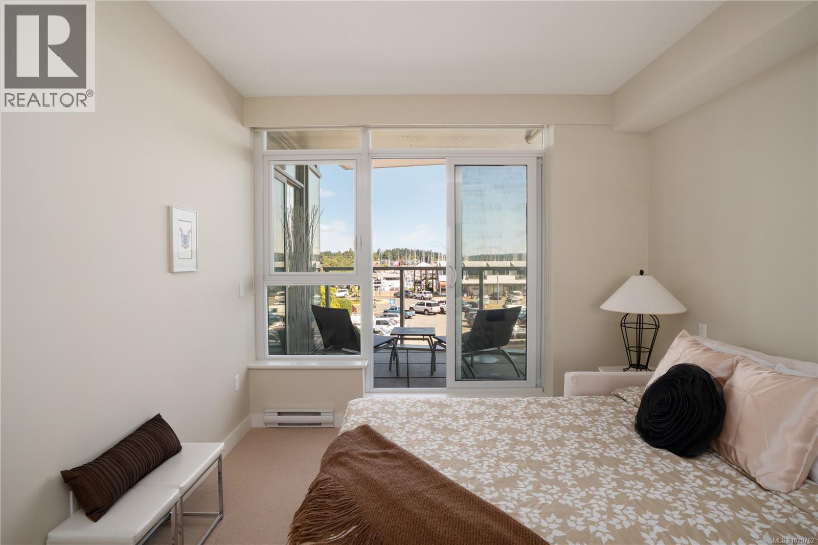 201 9809 Seaport Place, Sidney