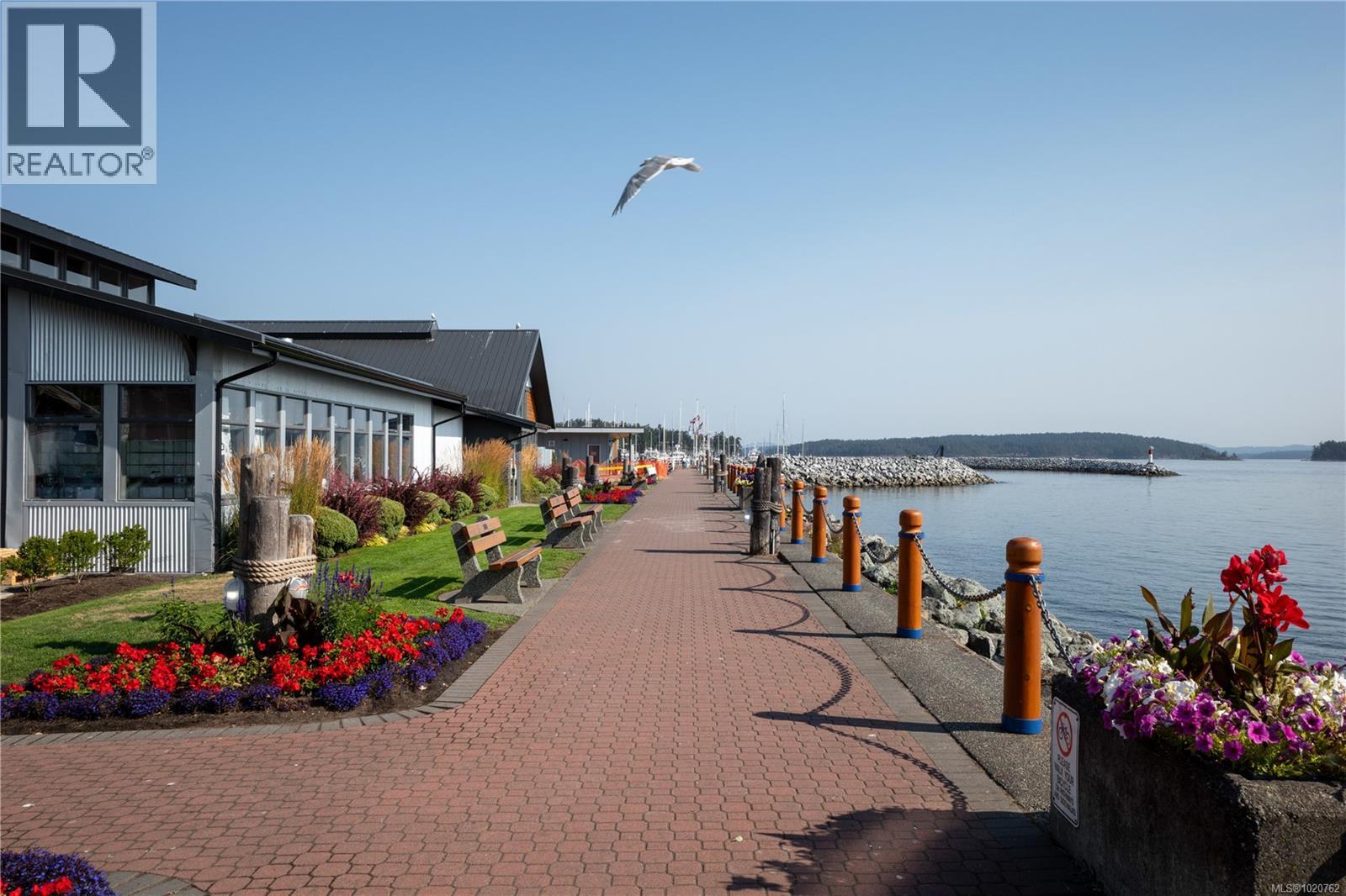 201 9809 Seaport Place, Sidney