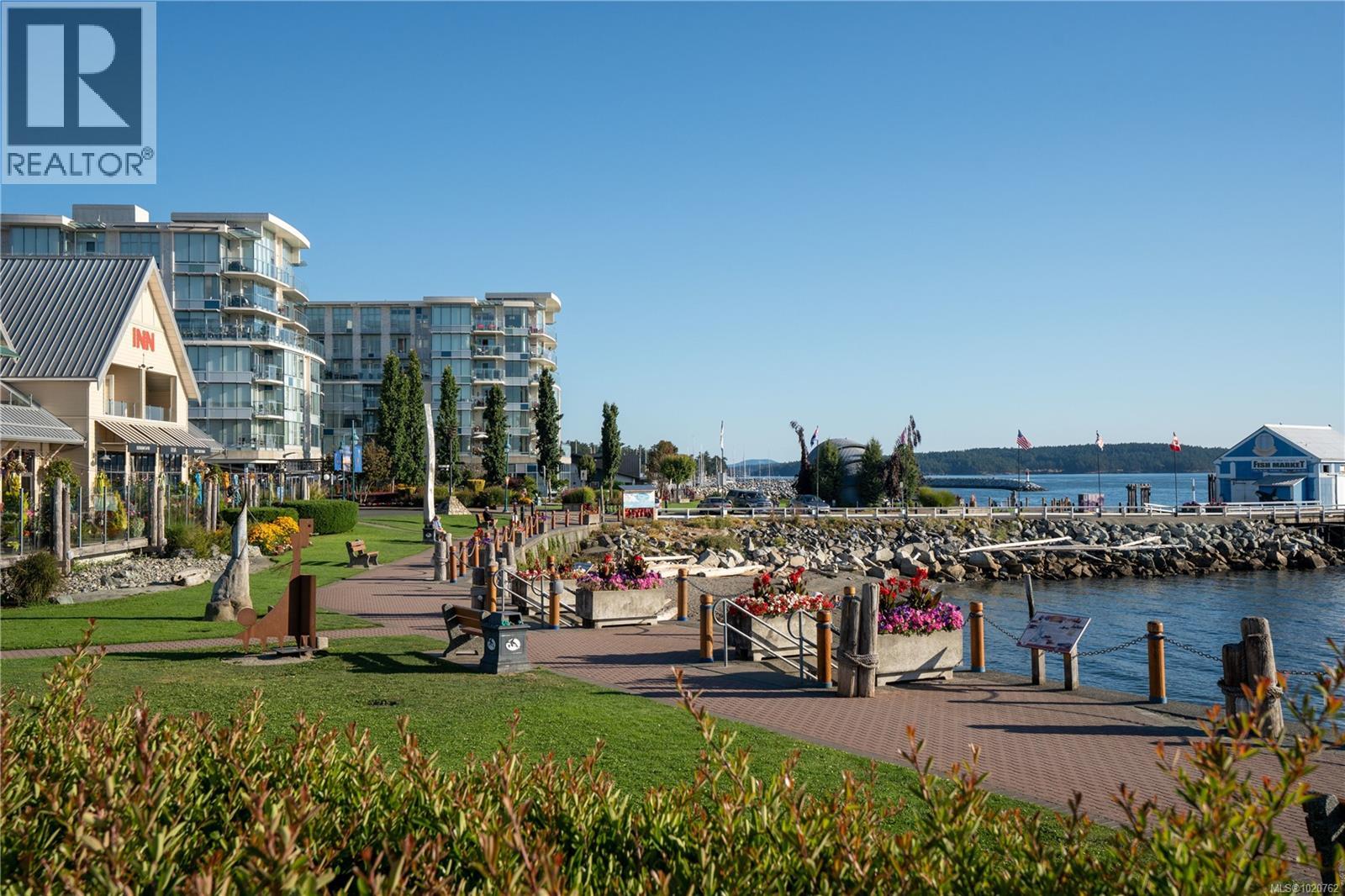 201 9809 Seaport Place, Sidney