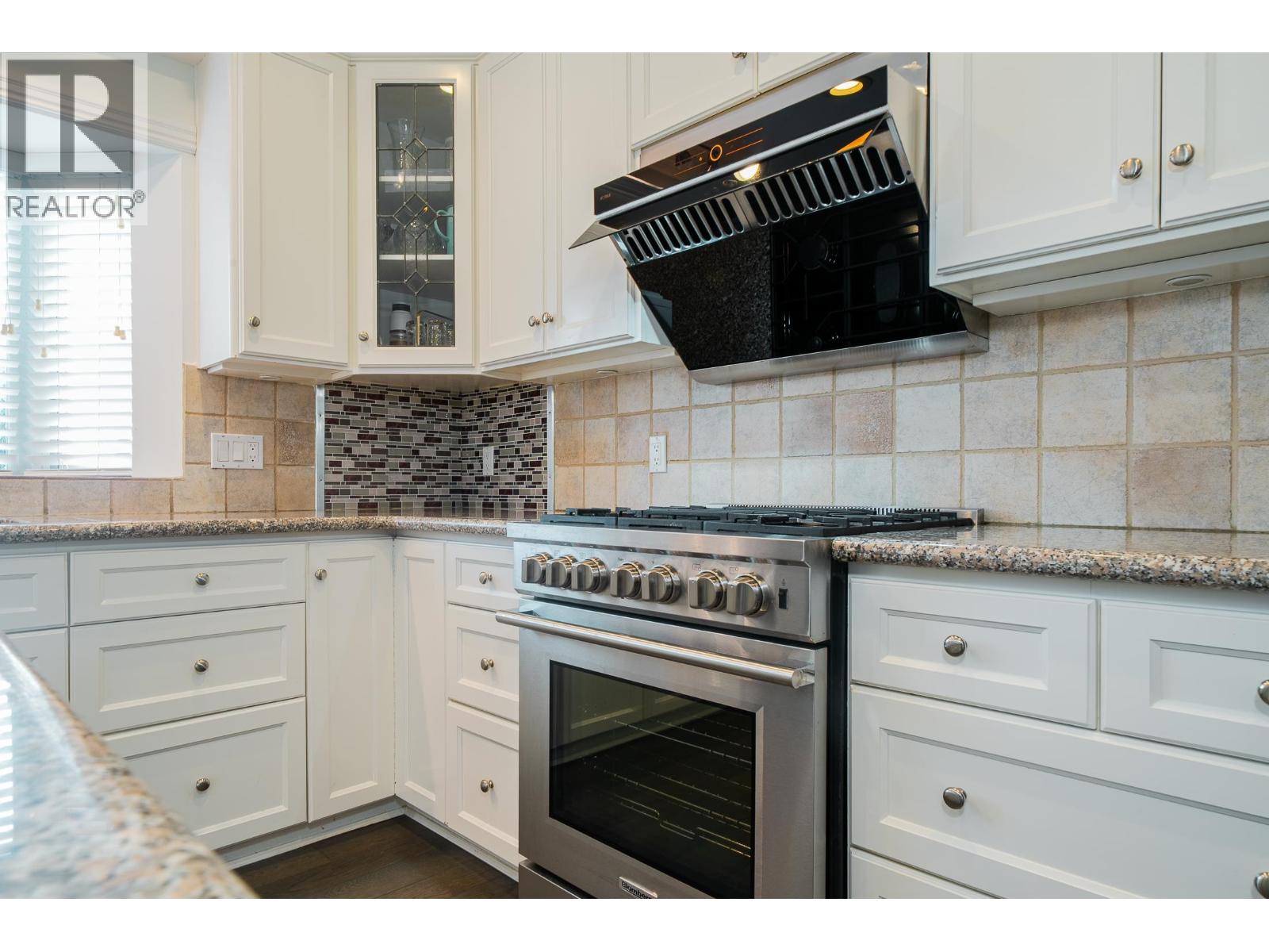 2126 LORRAINE AVENUE, Coquitlam