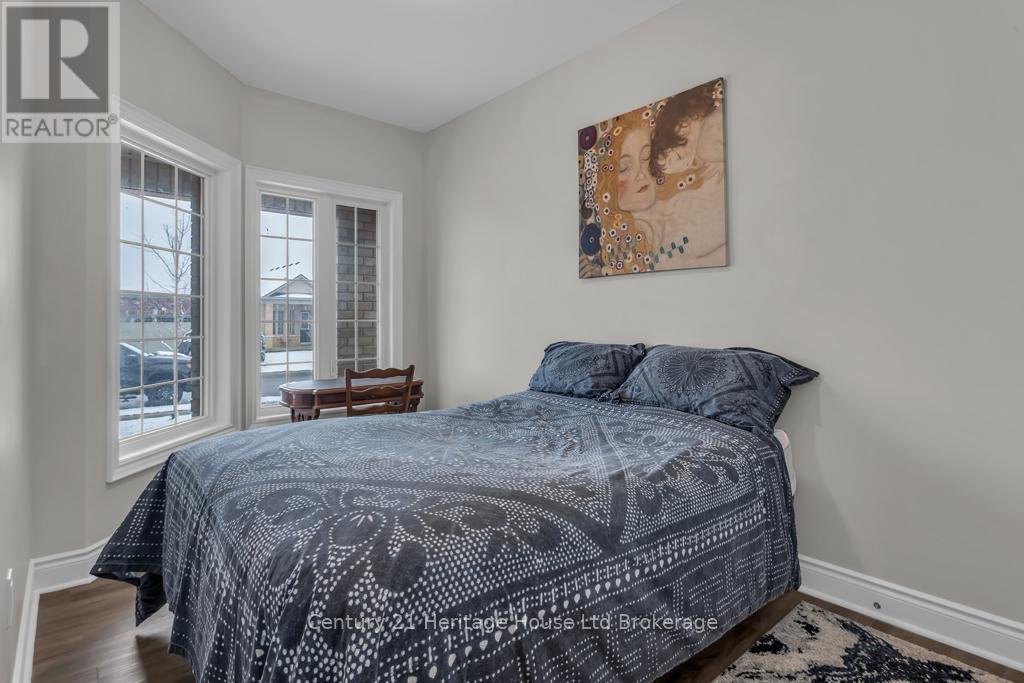 30 SEATON CRESCENT - 19