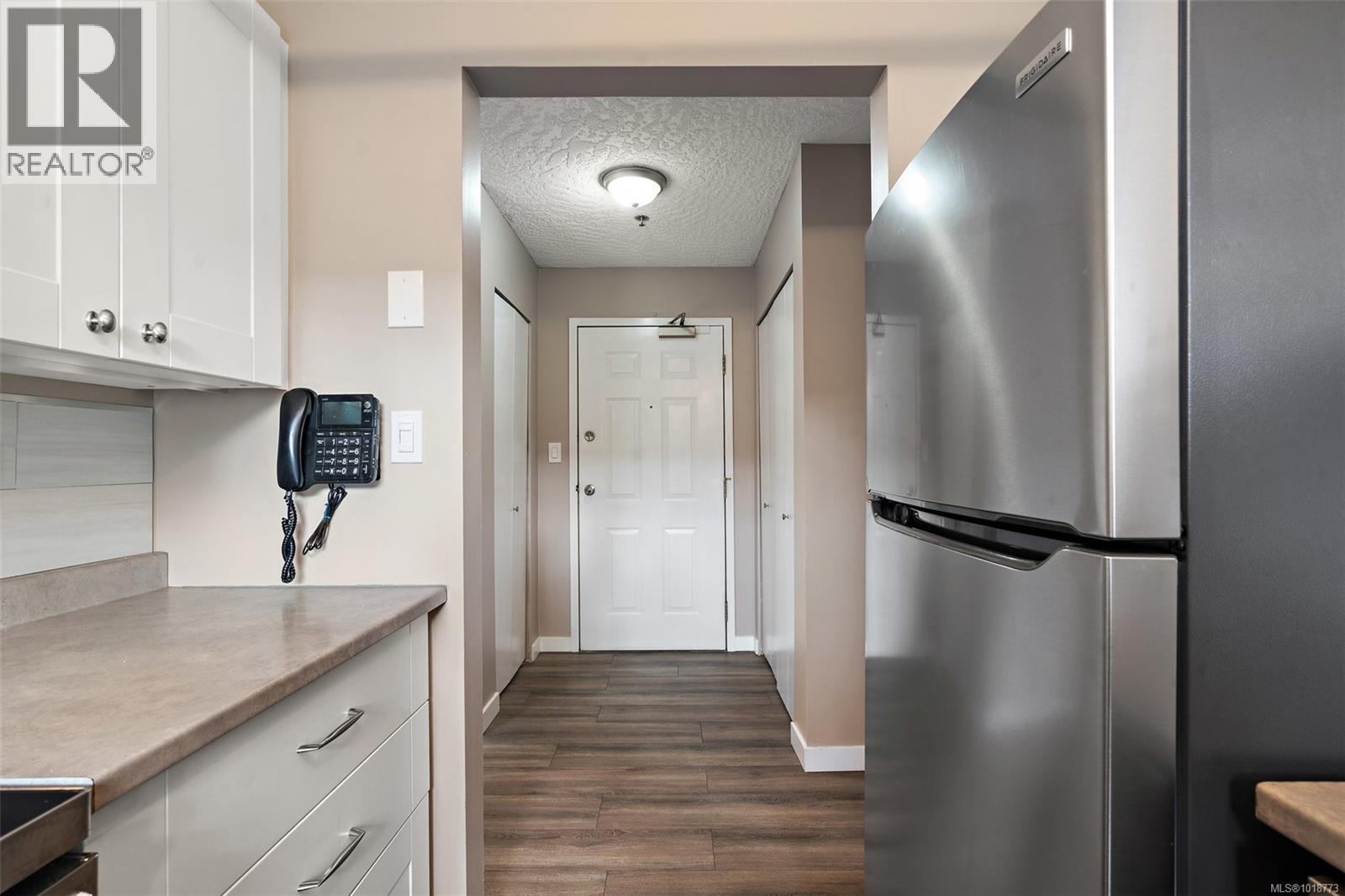 209 3460 Quadra St, Victoria