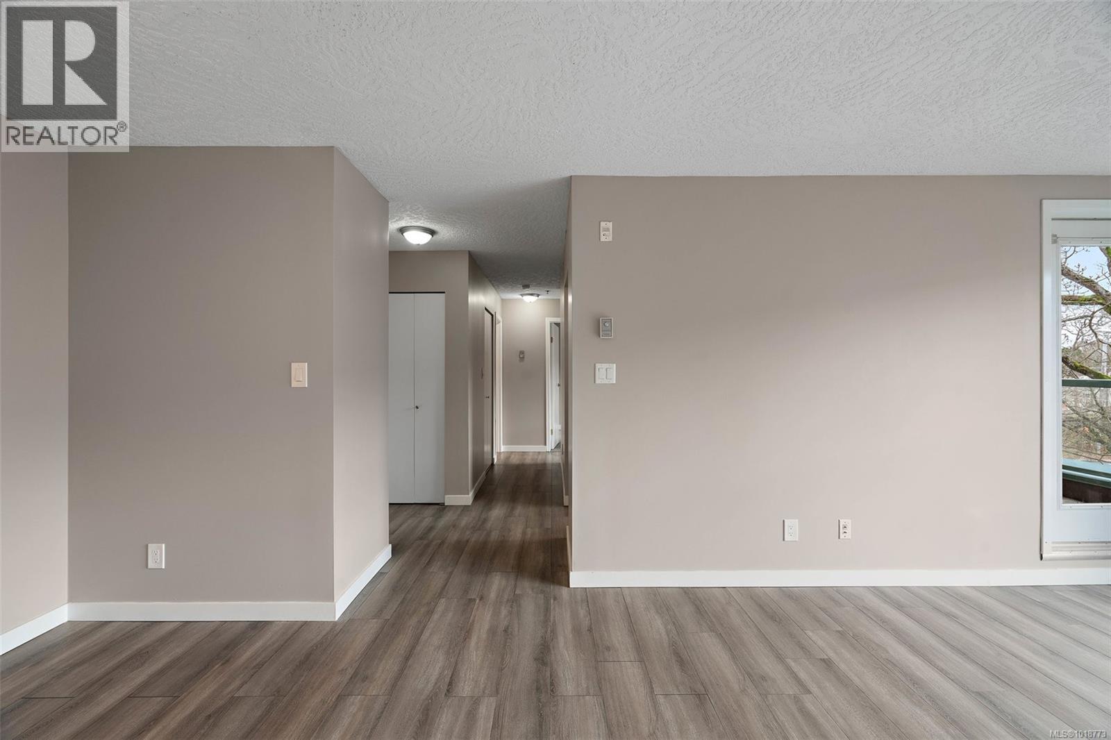 209 3460 Quadra St, Victoria