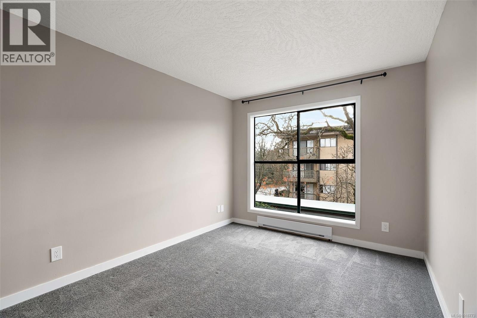 209 3460 Quadra St, Victoria