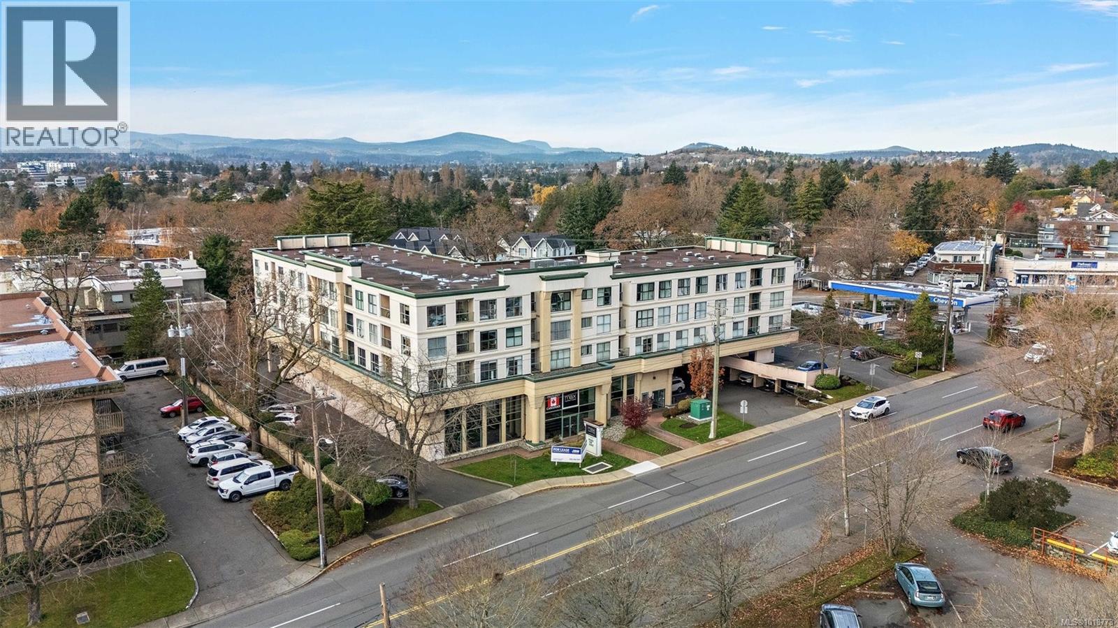 209 3460 Quadra St, Victoria