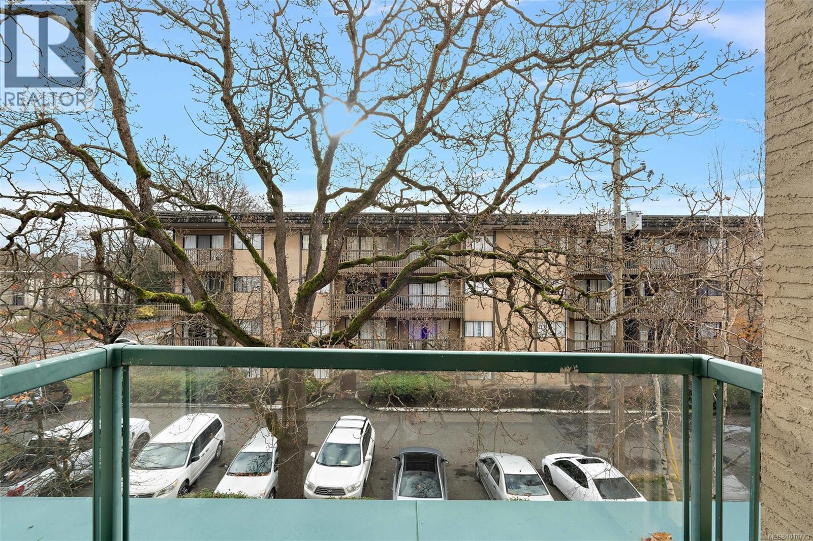 209 3460 Quadra St, Victoria