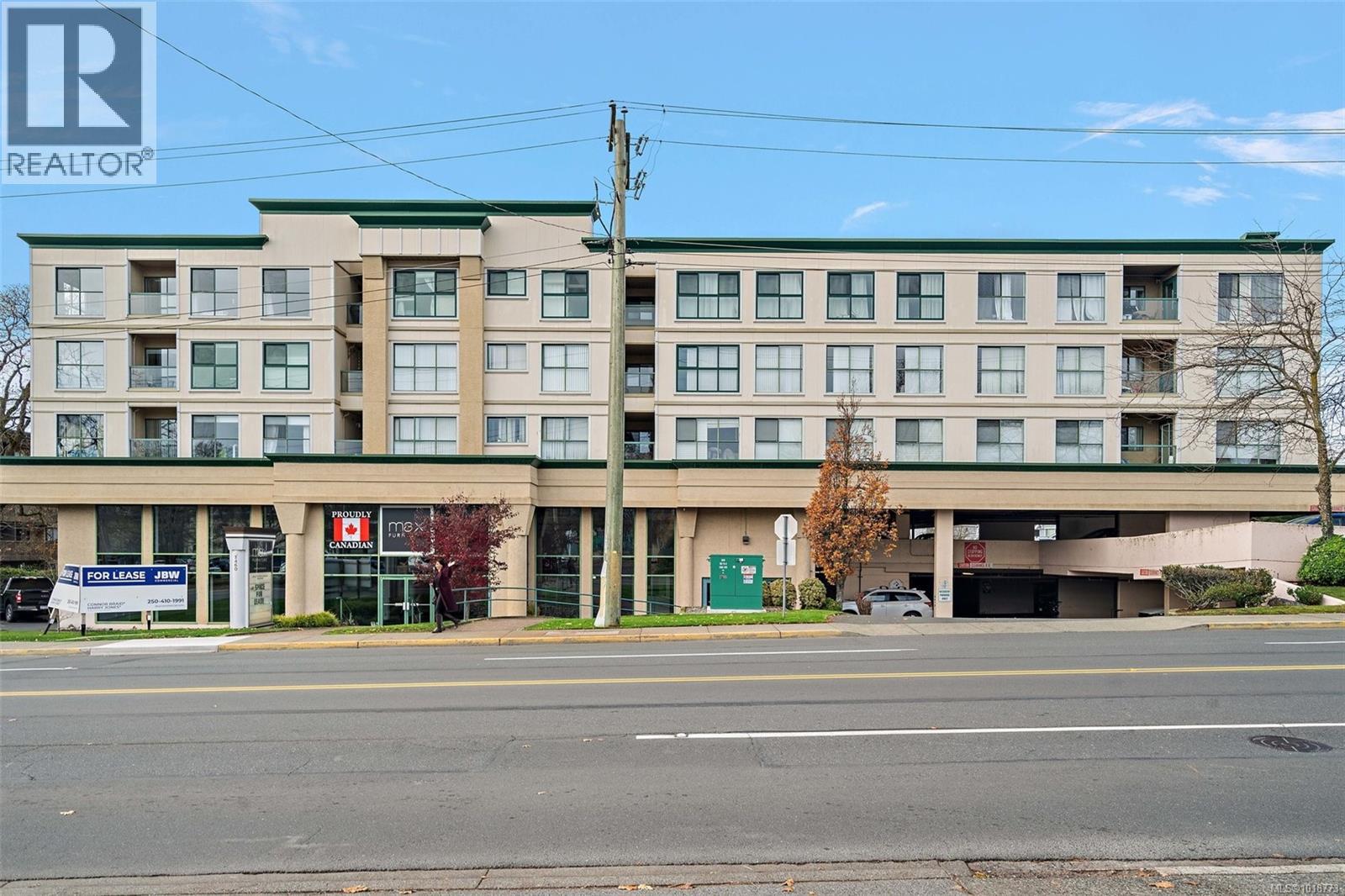 209 3460 Quadra St, Victoria