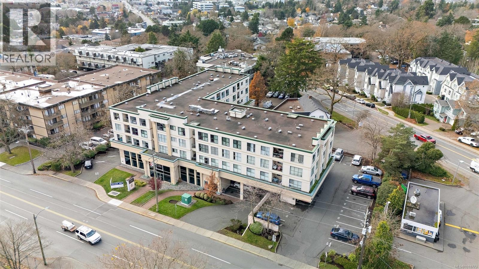 209 3460 Quadra St, Victoria