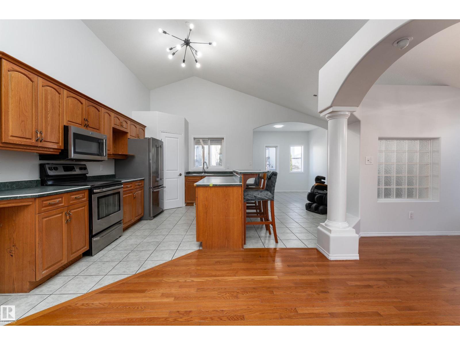 2813 32A ST NW, Edmonton