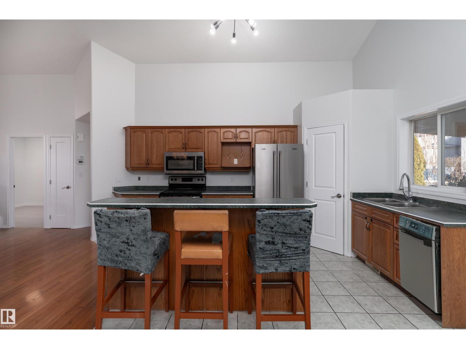 2813 32A ST NW, Edmonton