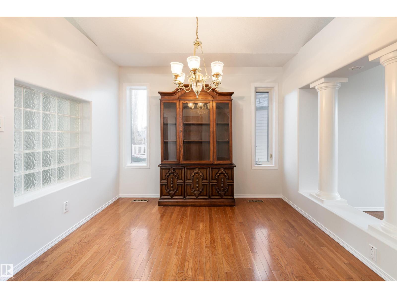 2813 32A ST NW, Edmonton