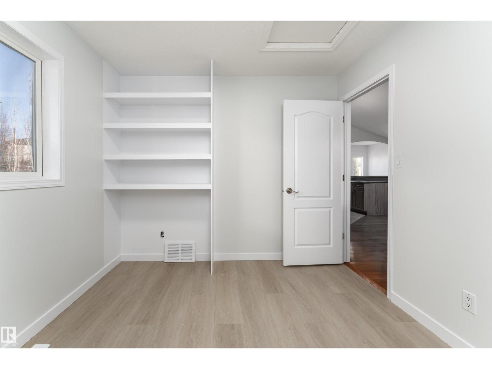 2813 32A ST NW, Edmonton