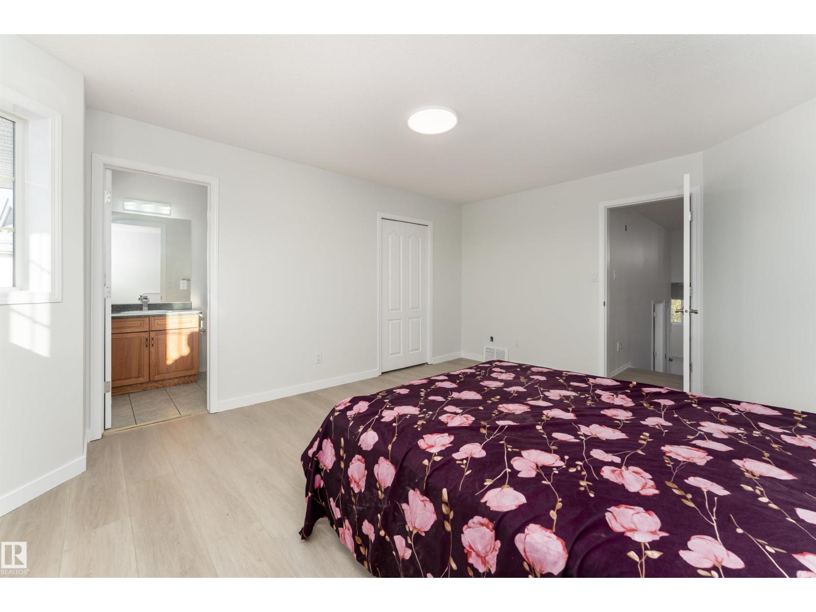 2813 32A ST NW, Edmonton