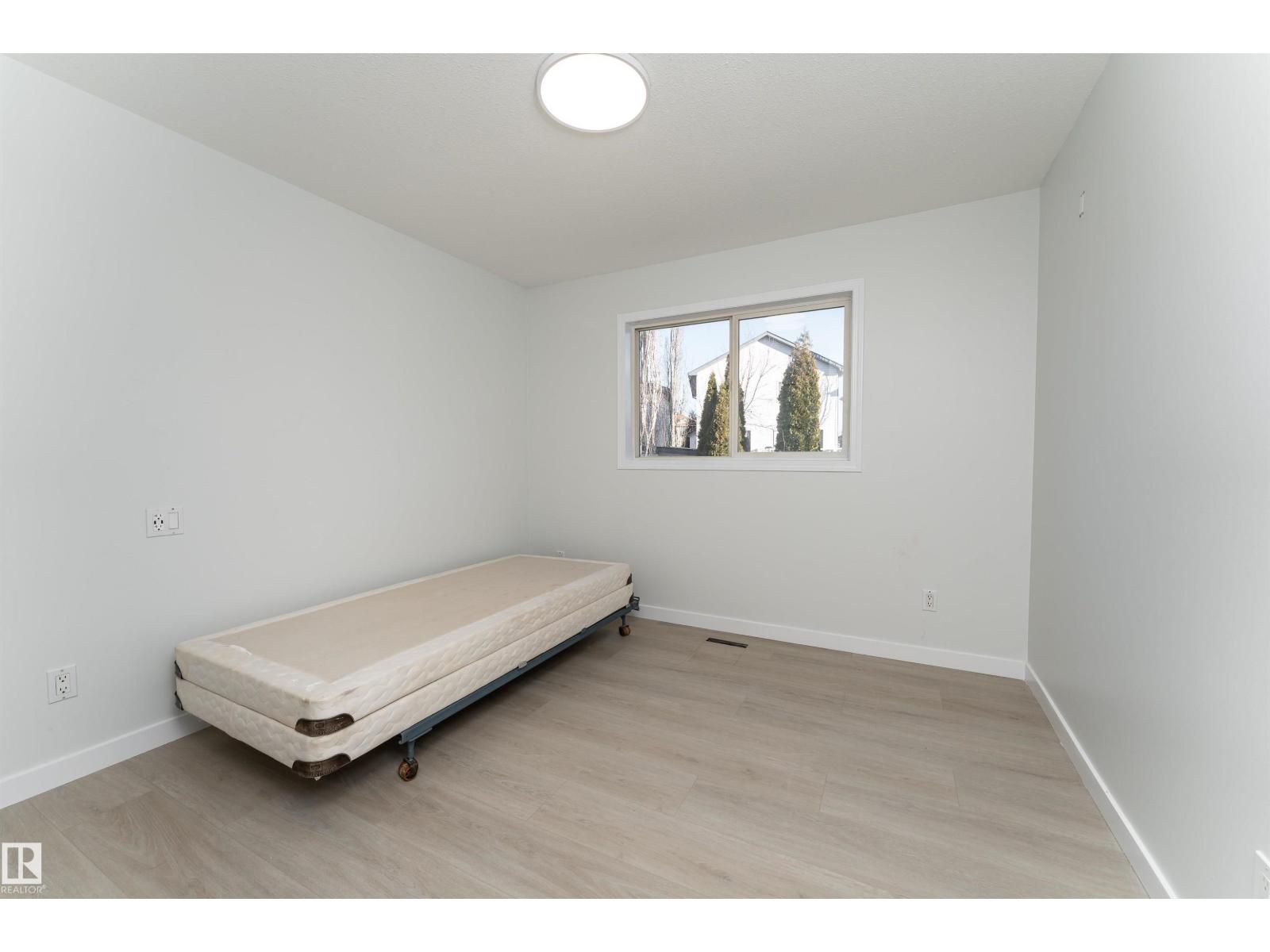 2813 32A ST NW, Edmonton