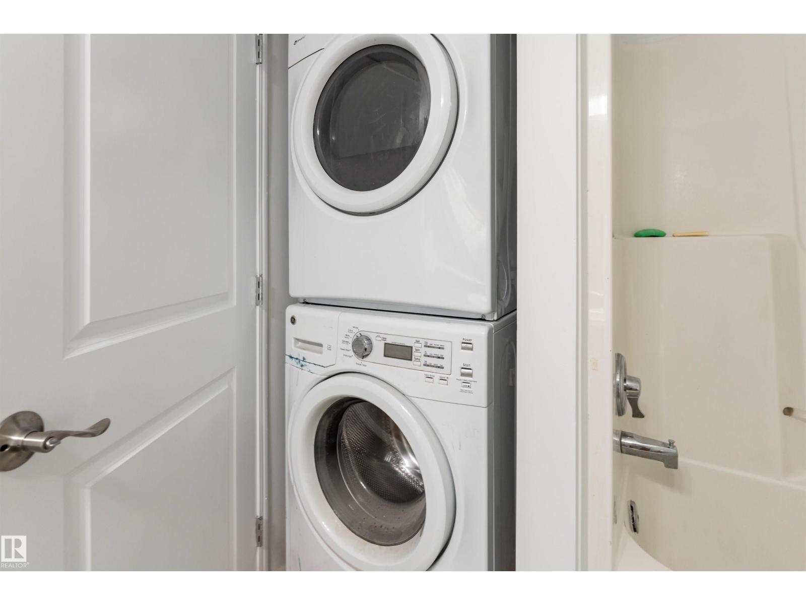 2813 32A ST NW, Edmonton