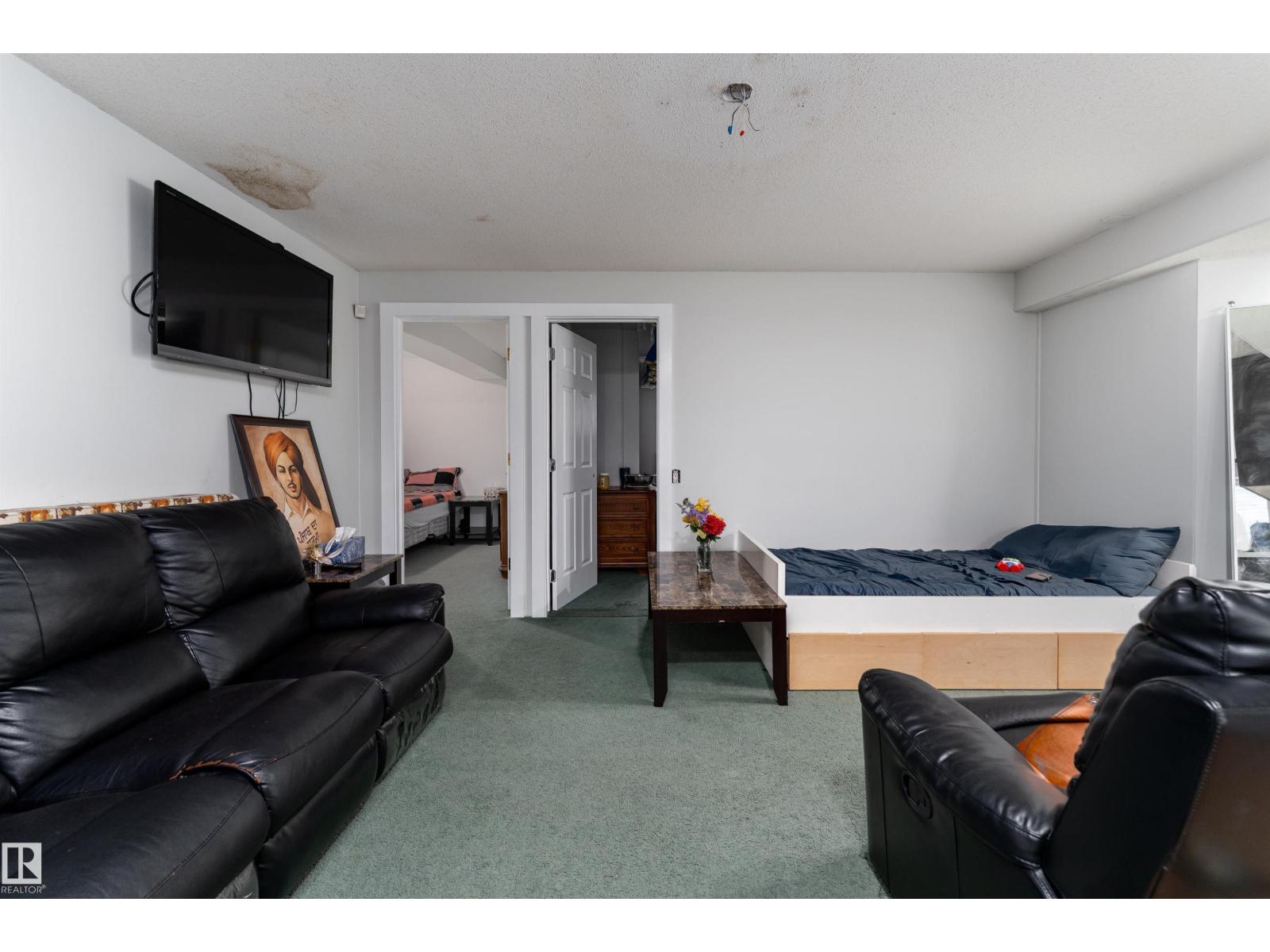 2813 32A ST NW, Edmonton