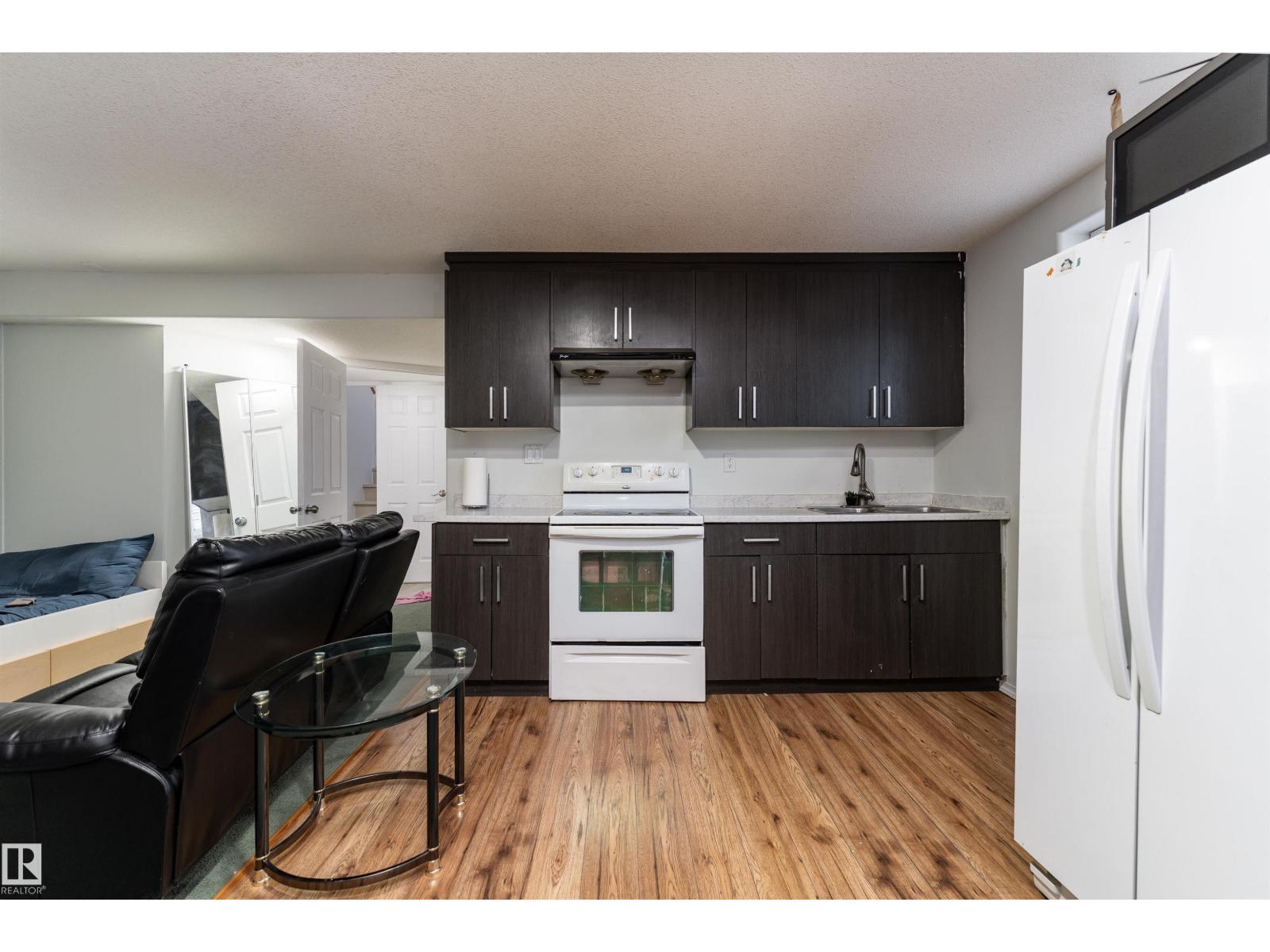 2813 32A ST NW, Edmonton