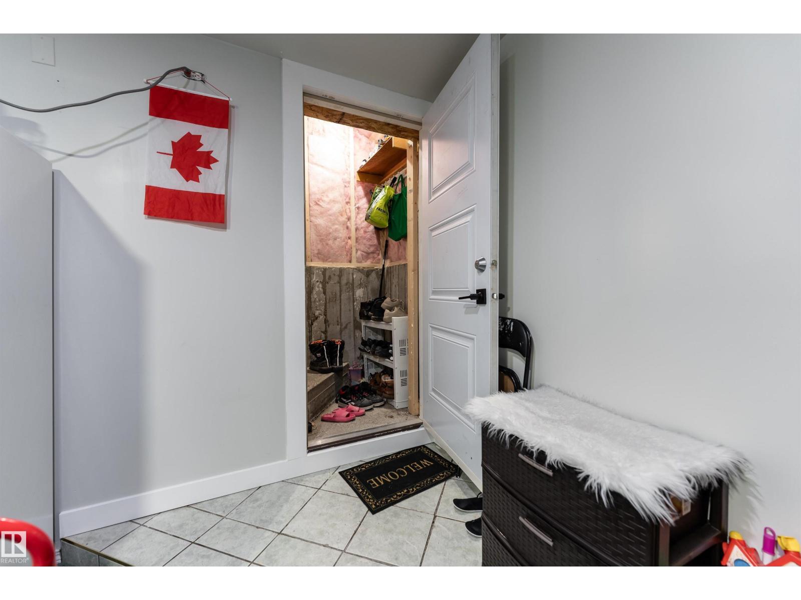 2813 32A ST NW, Edmonton