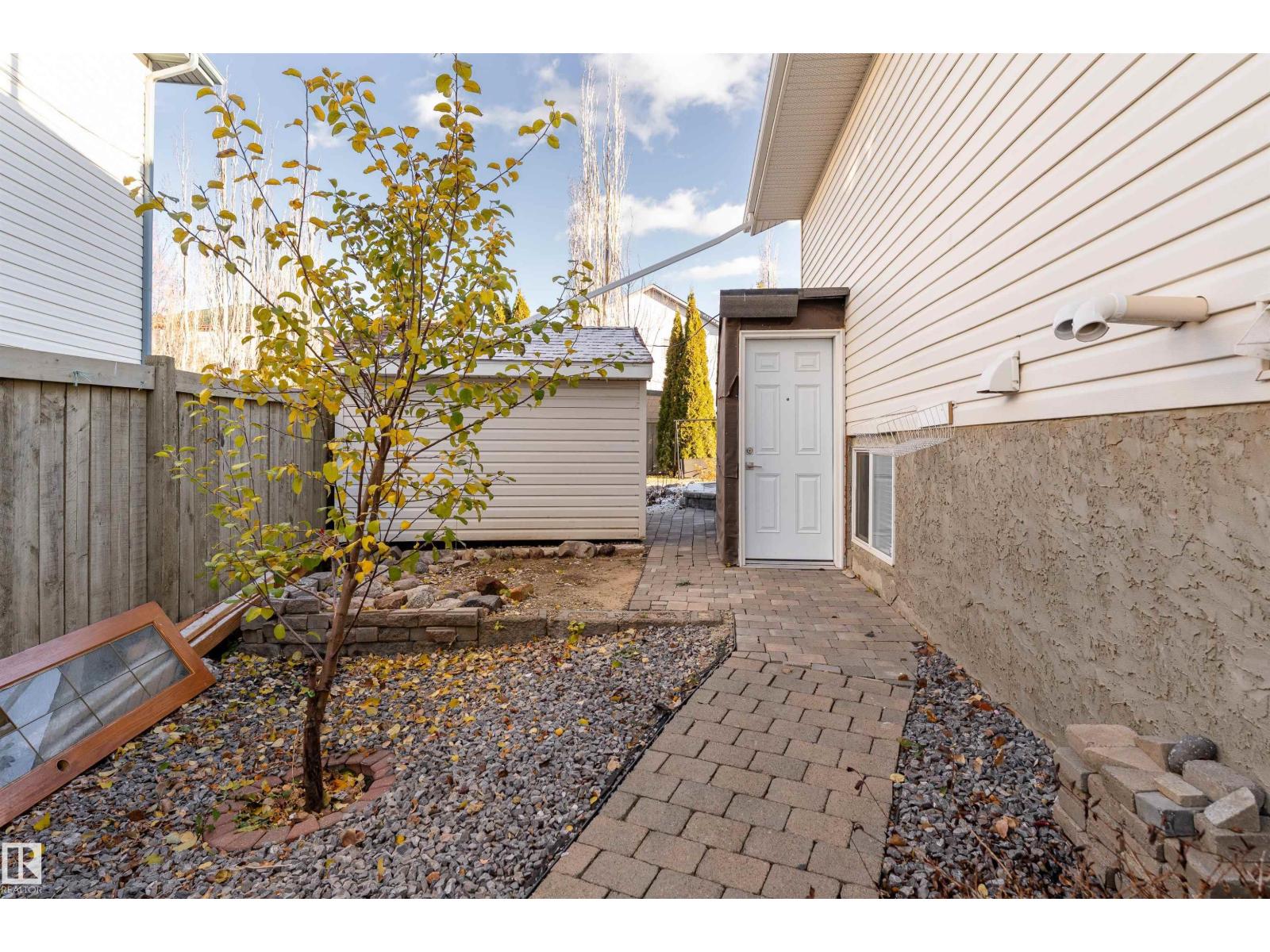 2813 32A ST NW, Edmonton