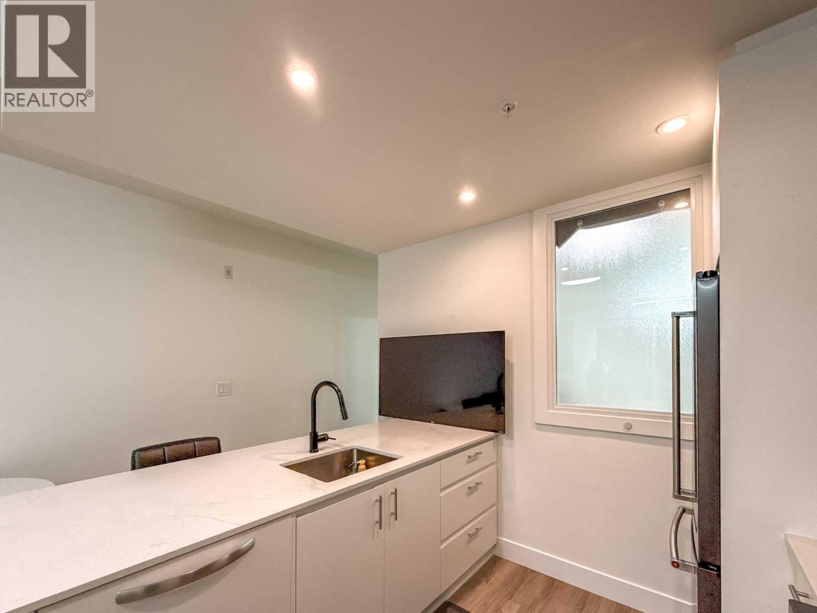 1211 2180 KELLY AVENUE, Port Coquitlam