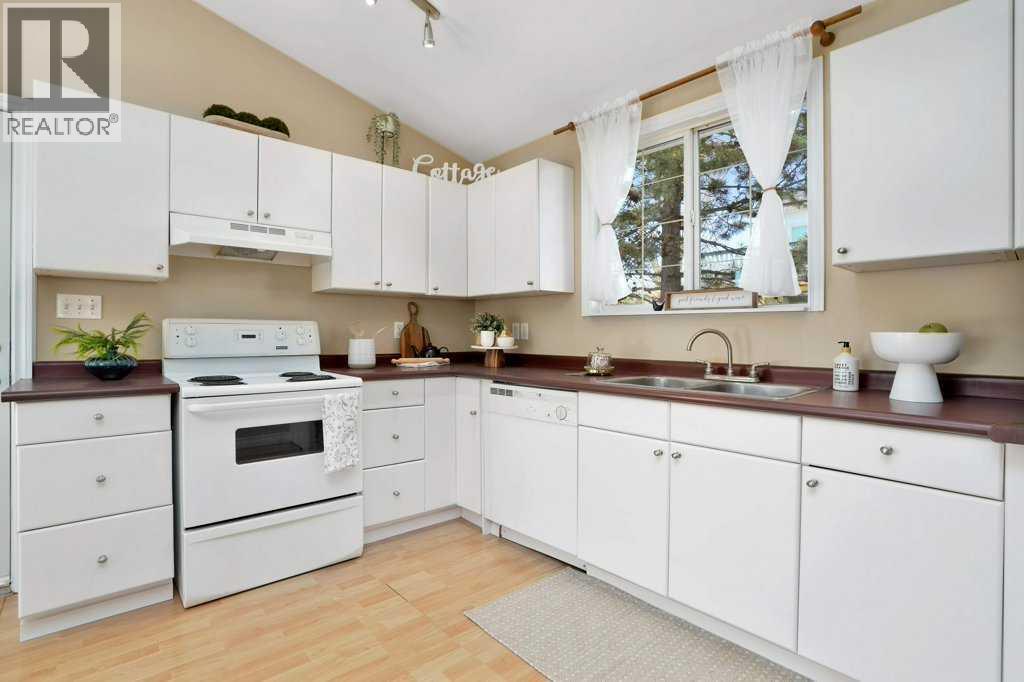 Single Family House Bungalow for Sale in  Sunnyside Drive Sunnyside Rural Ponoka County 