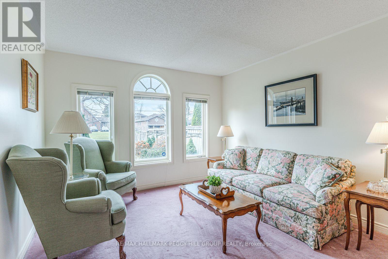 Single Family House Bungalow for Sale in  FERNDALE DRIVE N Barrie (Northwest) 