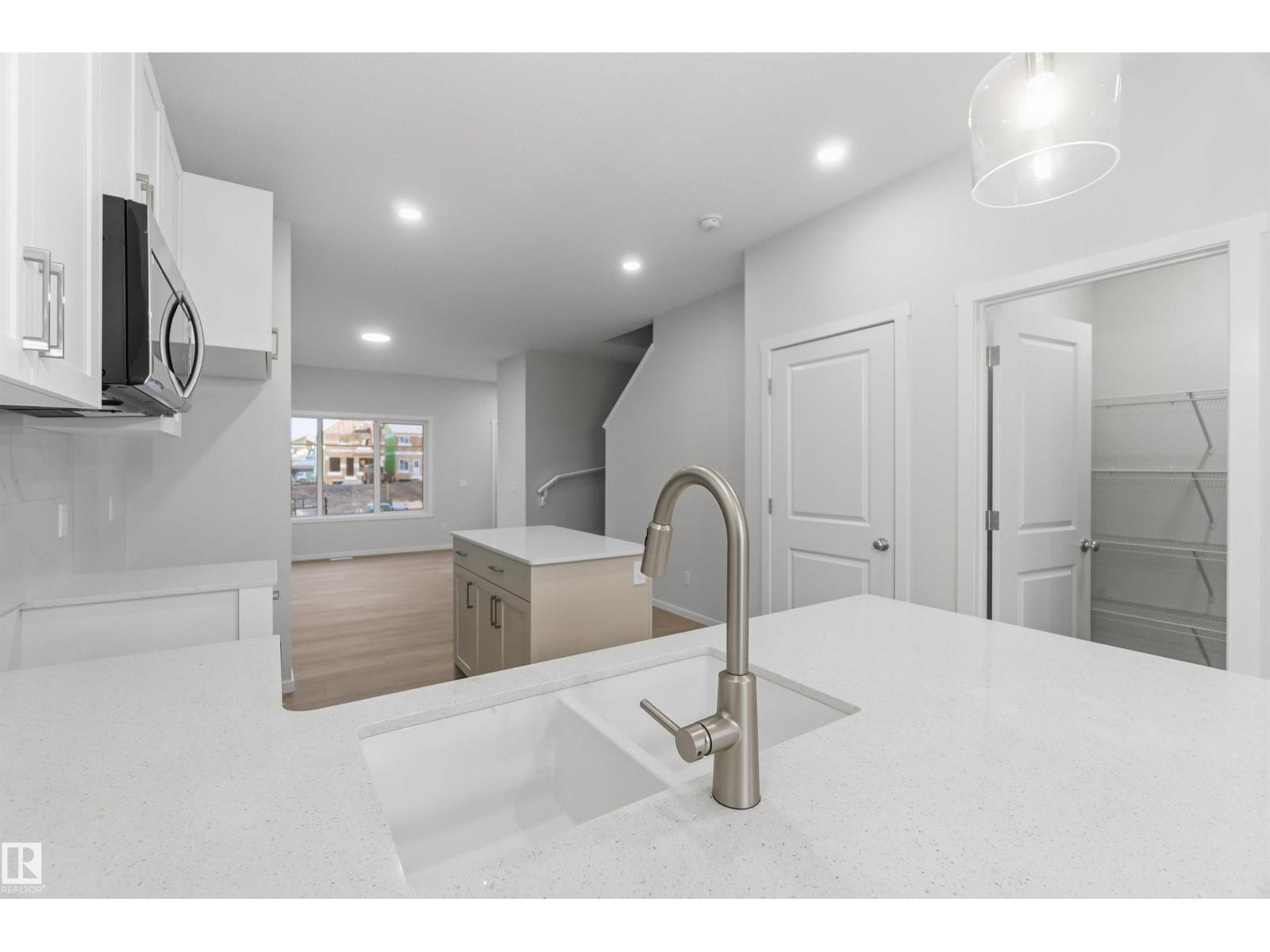 9083 Elves LO NW, Edmonton