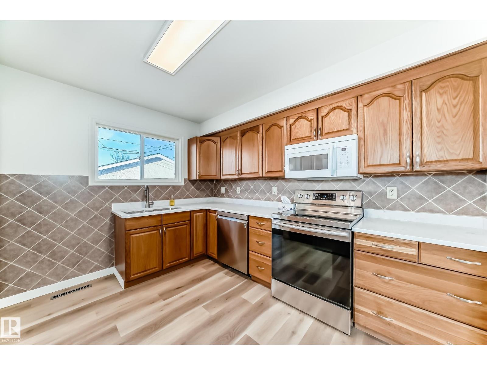 8108 163 ST NW, Edmonton