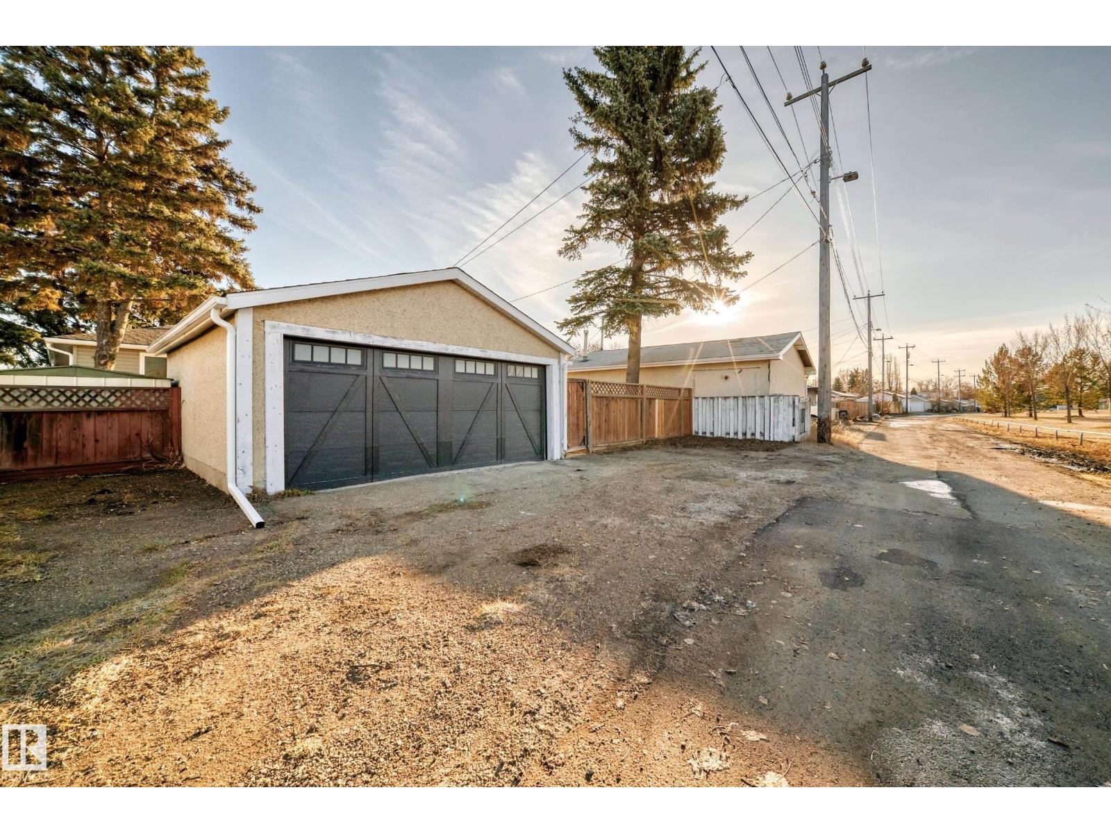 8108 163 ST NW, Edmonton