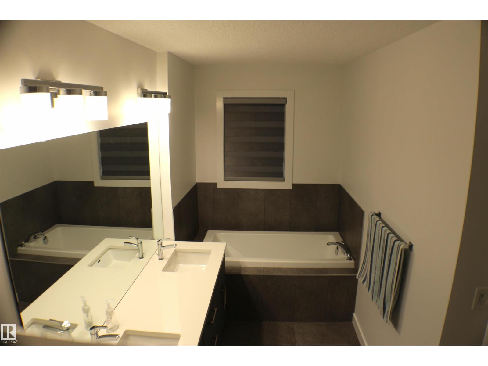 621 BLACKS STONE BV, Leduc