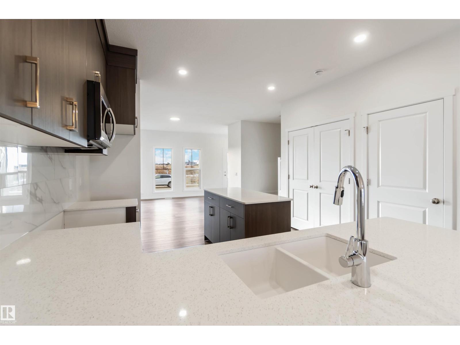 5452 Hawthorn RU SW SW, Edmonton