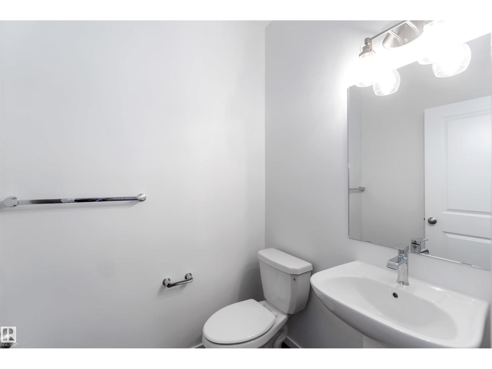 5452 Hawthorn RU SW SW, Edmonton