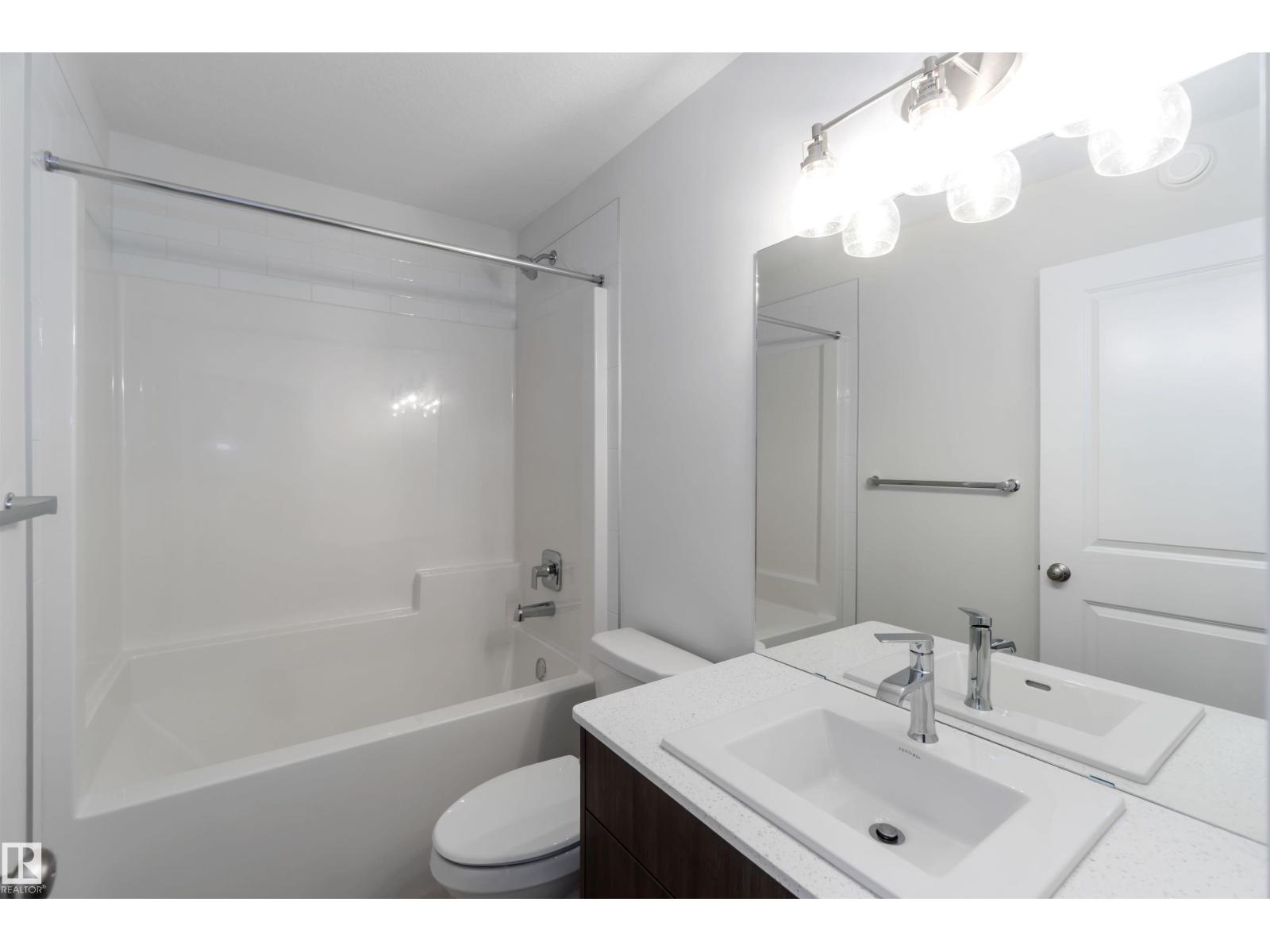 5452 Hawthorn RU SW SW, Edmonton