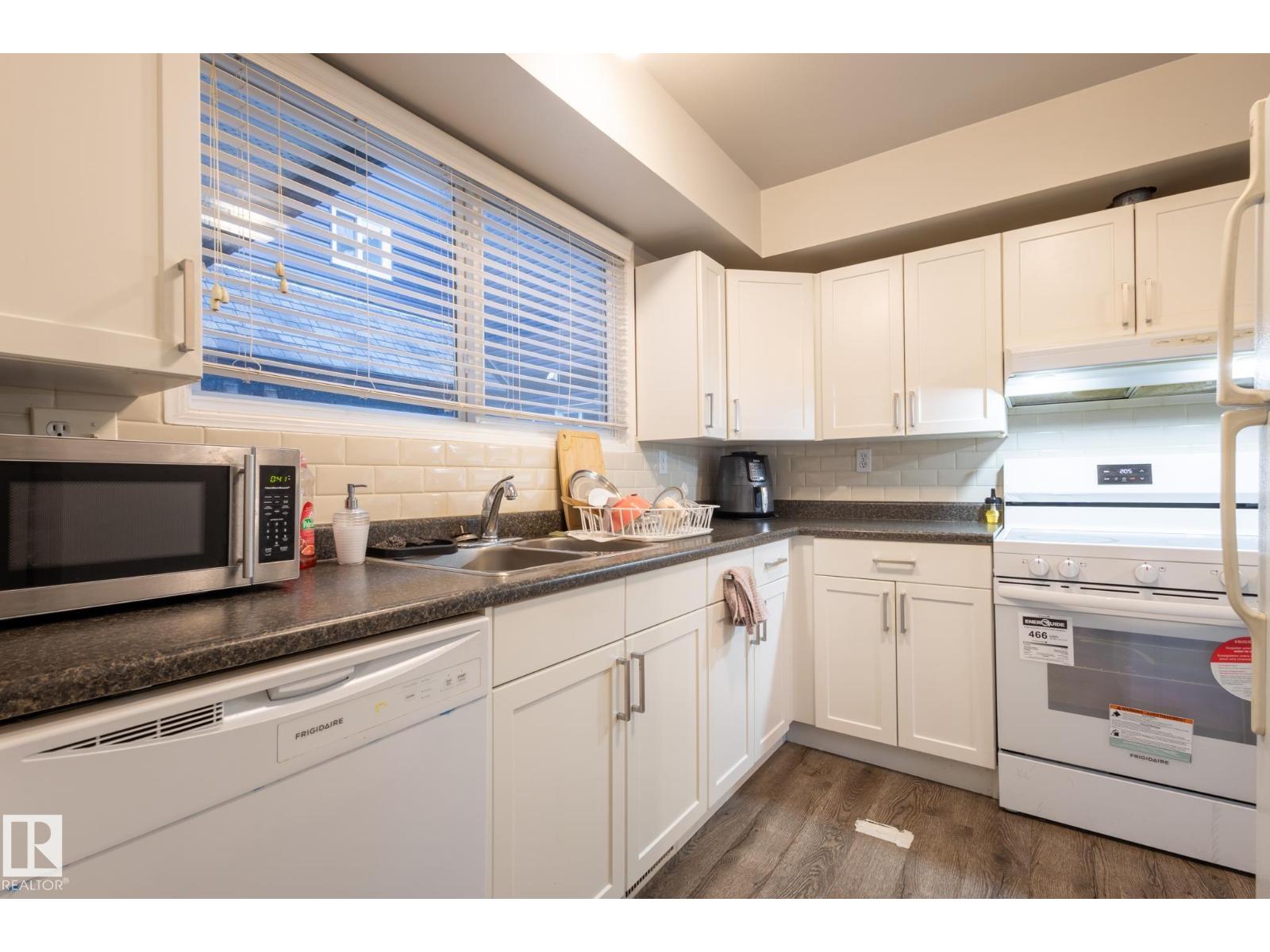 3530 42 Street NW, Edmonton