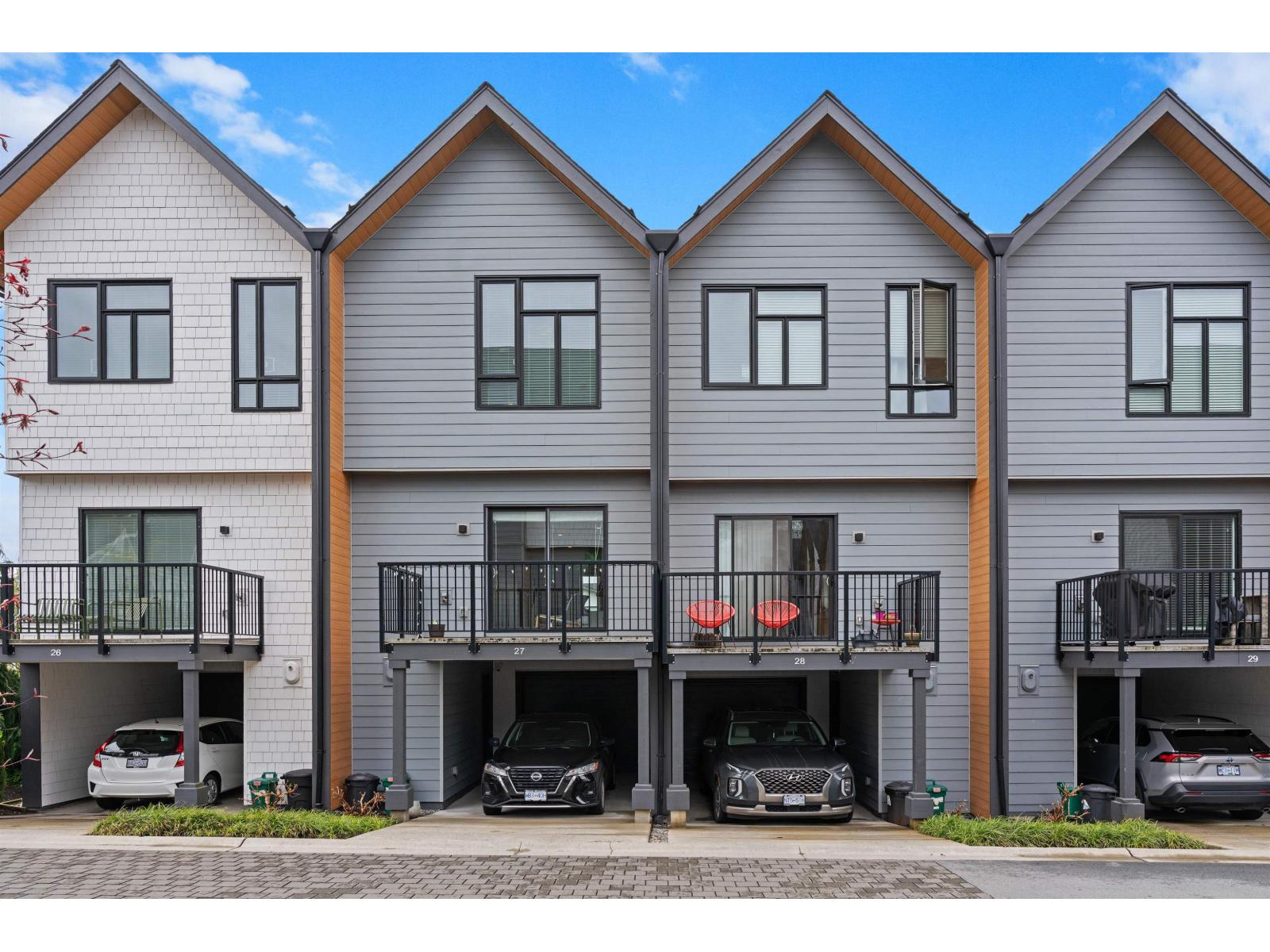 27 16685 25 AVENUE, Surrey