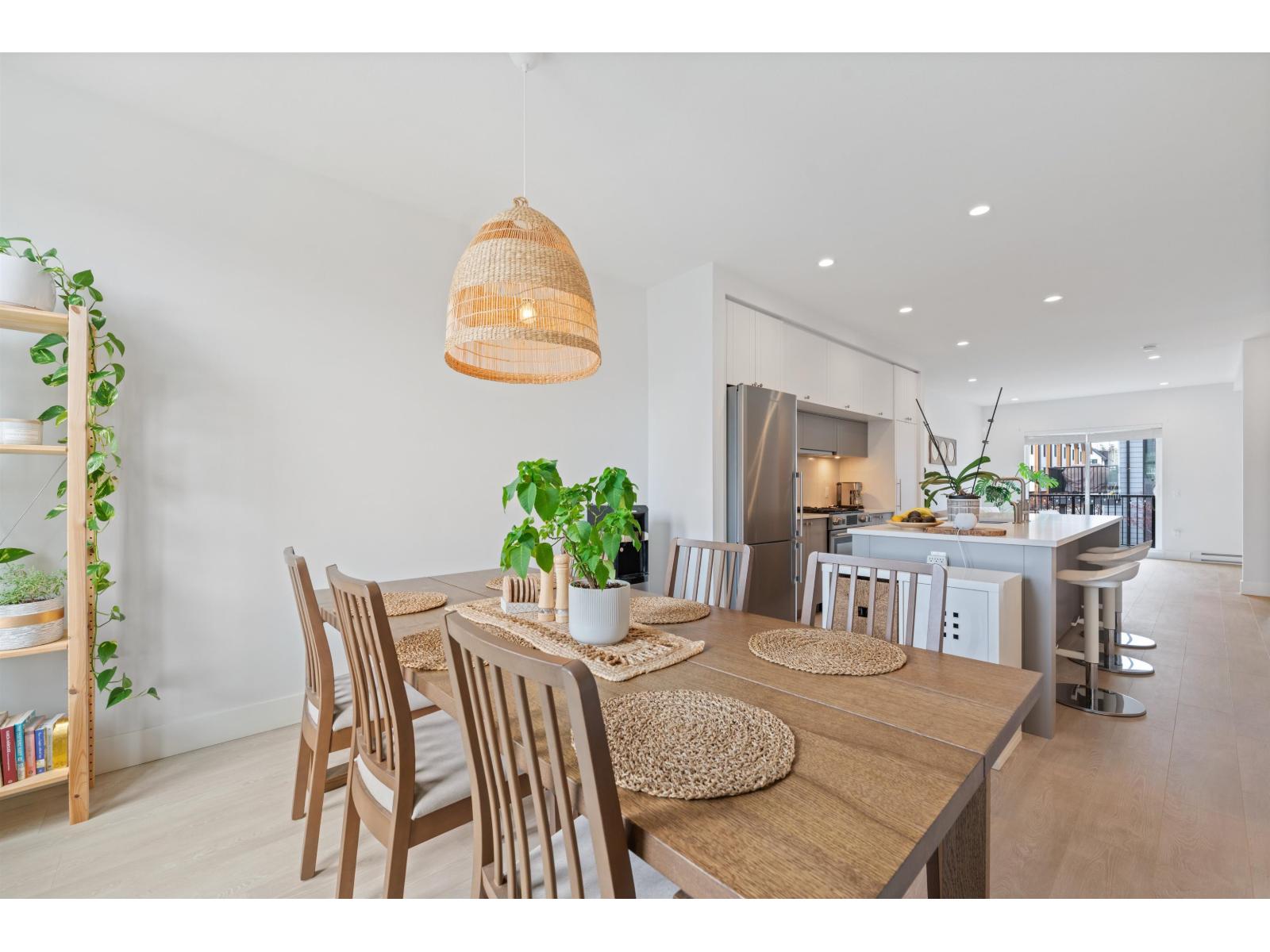 27 16685 25 AVENUE, Surrey