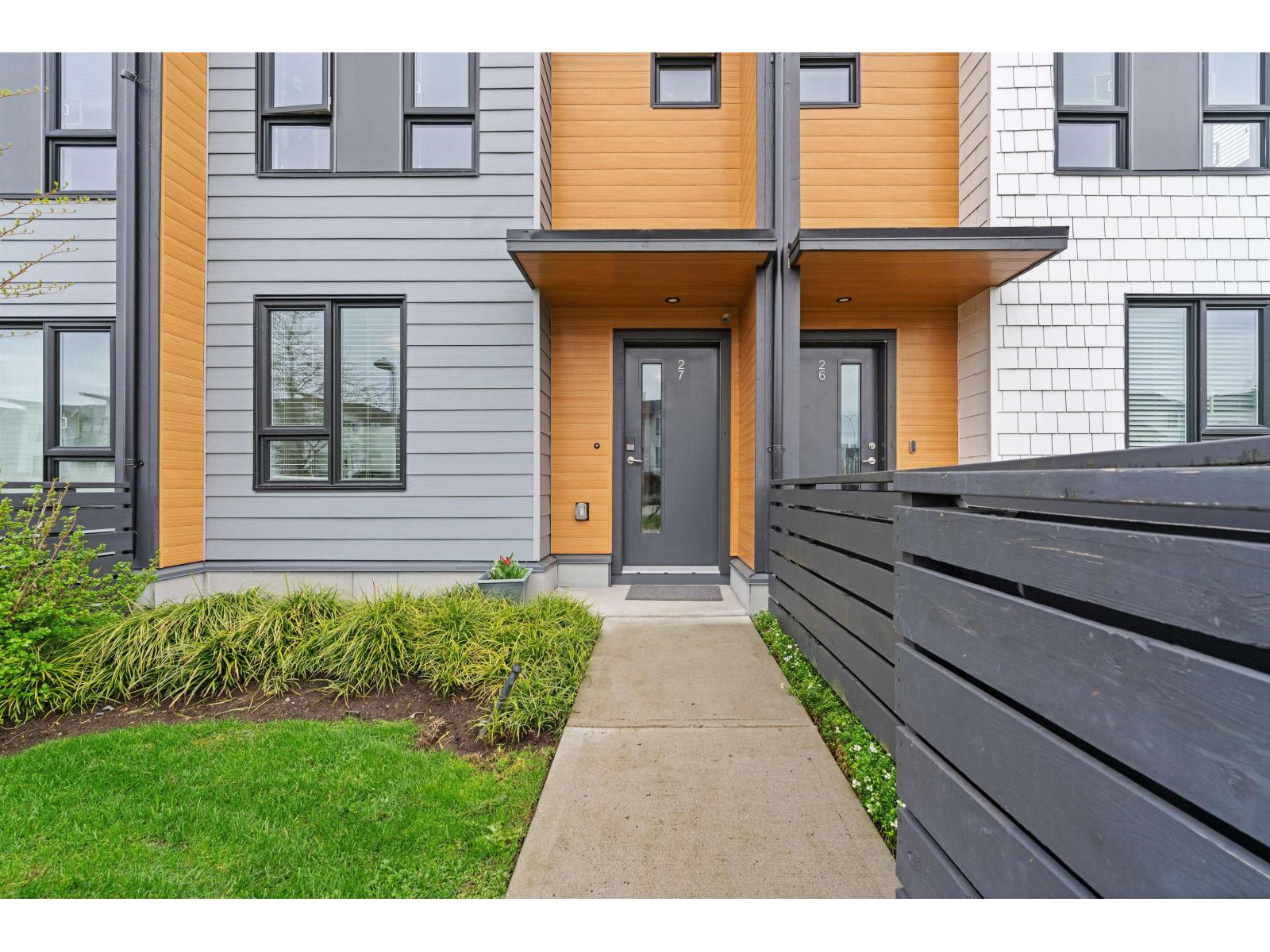 27 16685 25 AVENUE, Surrey