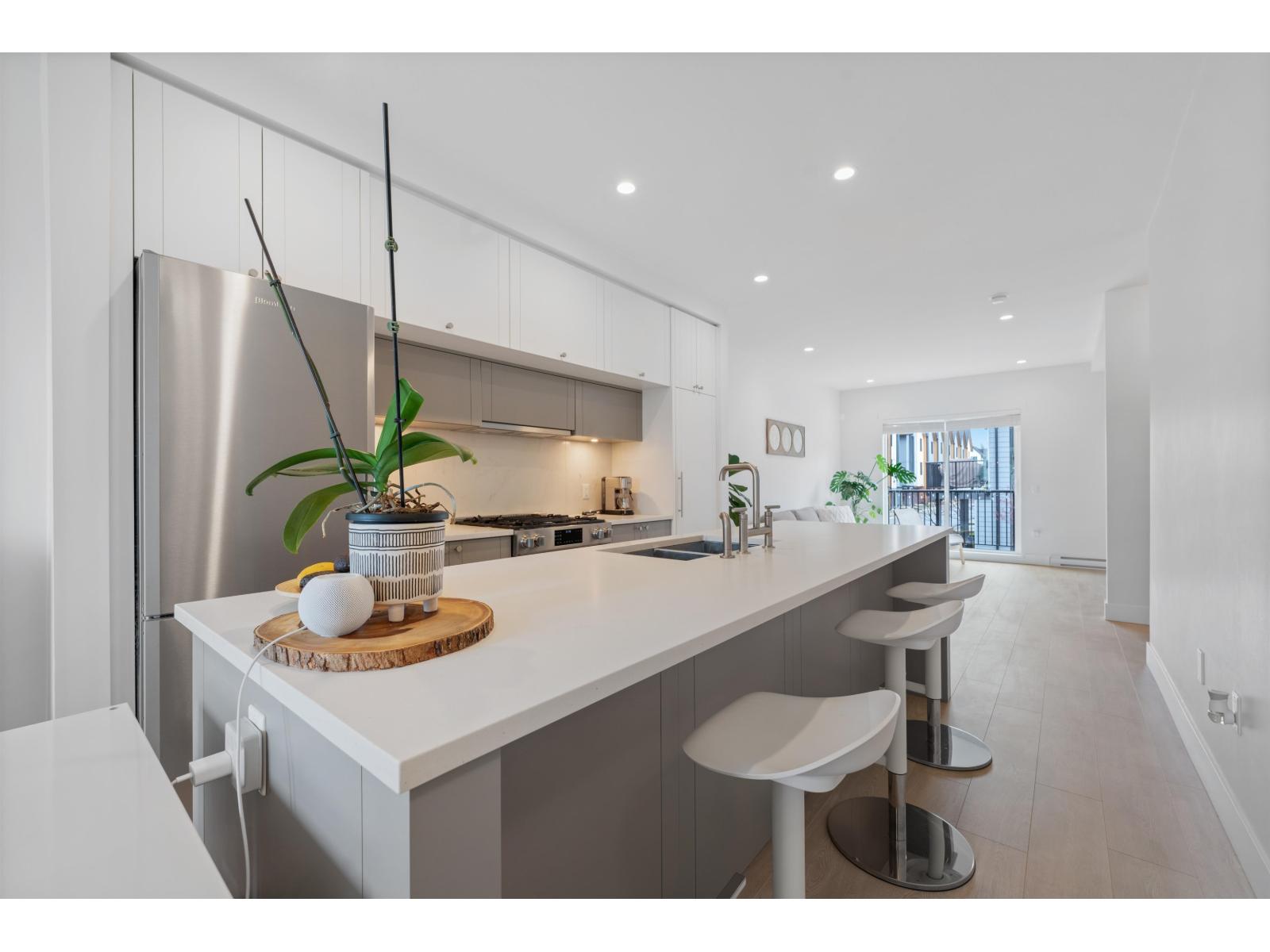 27 16685 25 AVENUE, Surrey