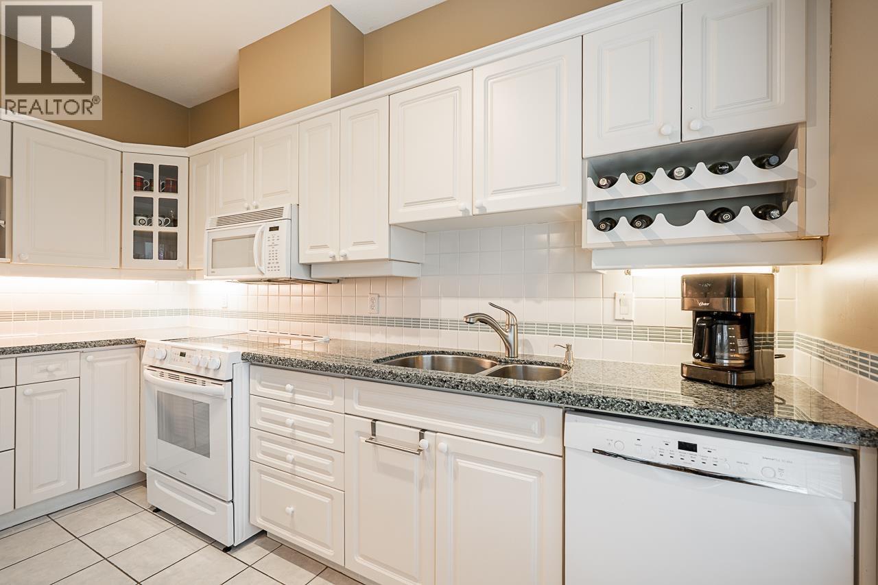 202 3098 GUILDFORD WAY, Coquitlam