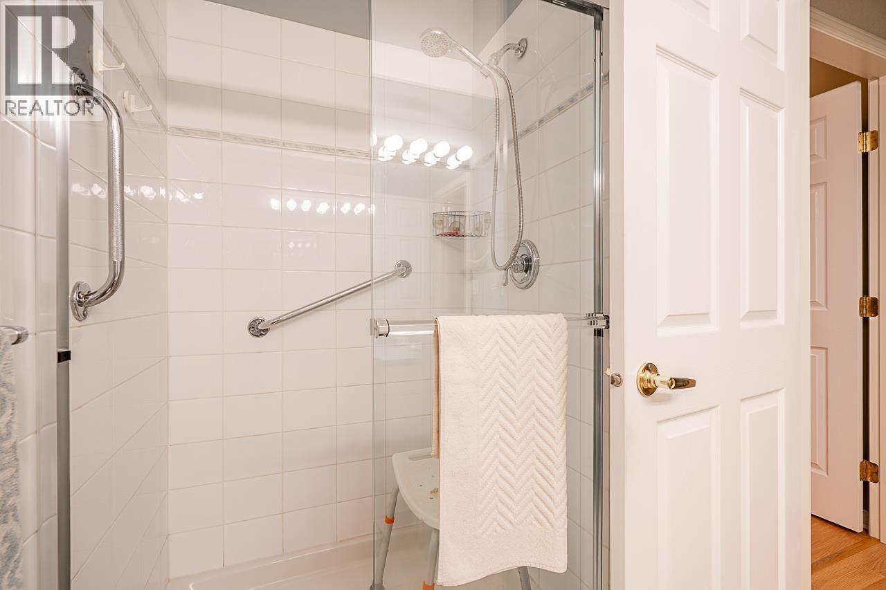 202 3098 GUILDFORD WAY, Coquitlam