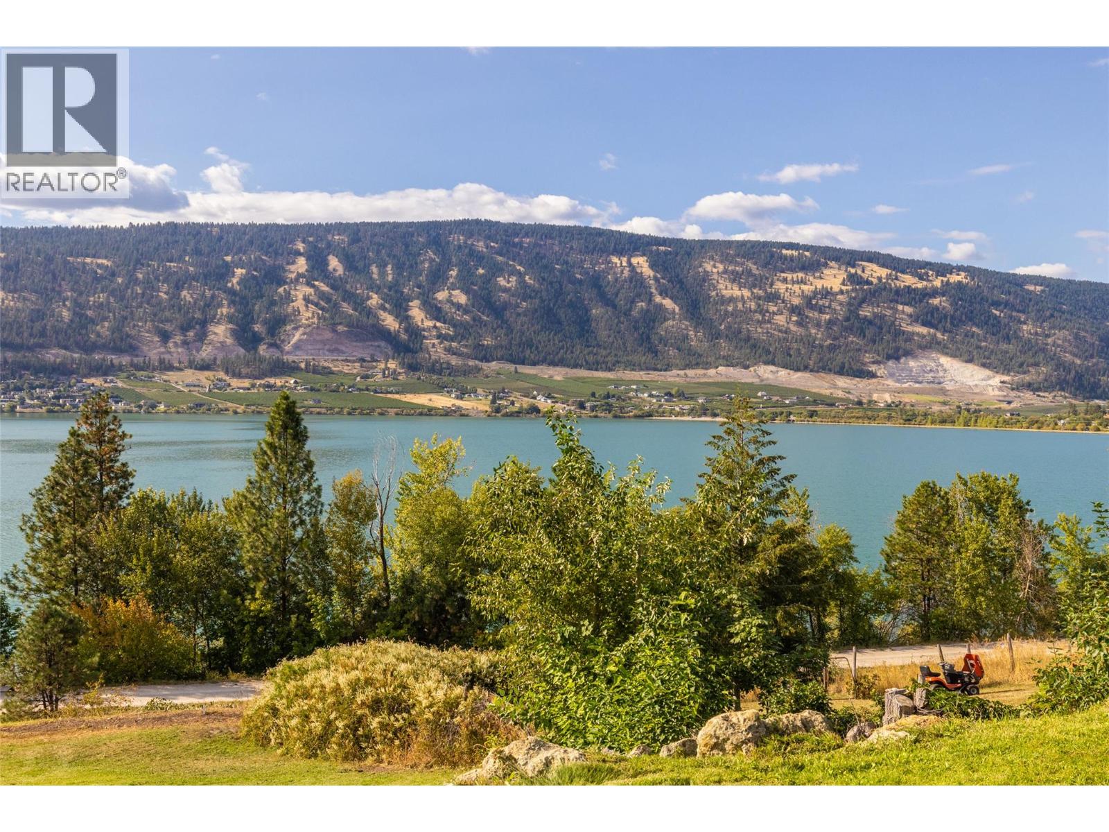 14876 Oyama Road, Oyama